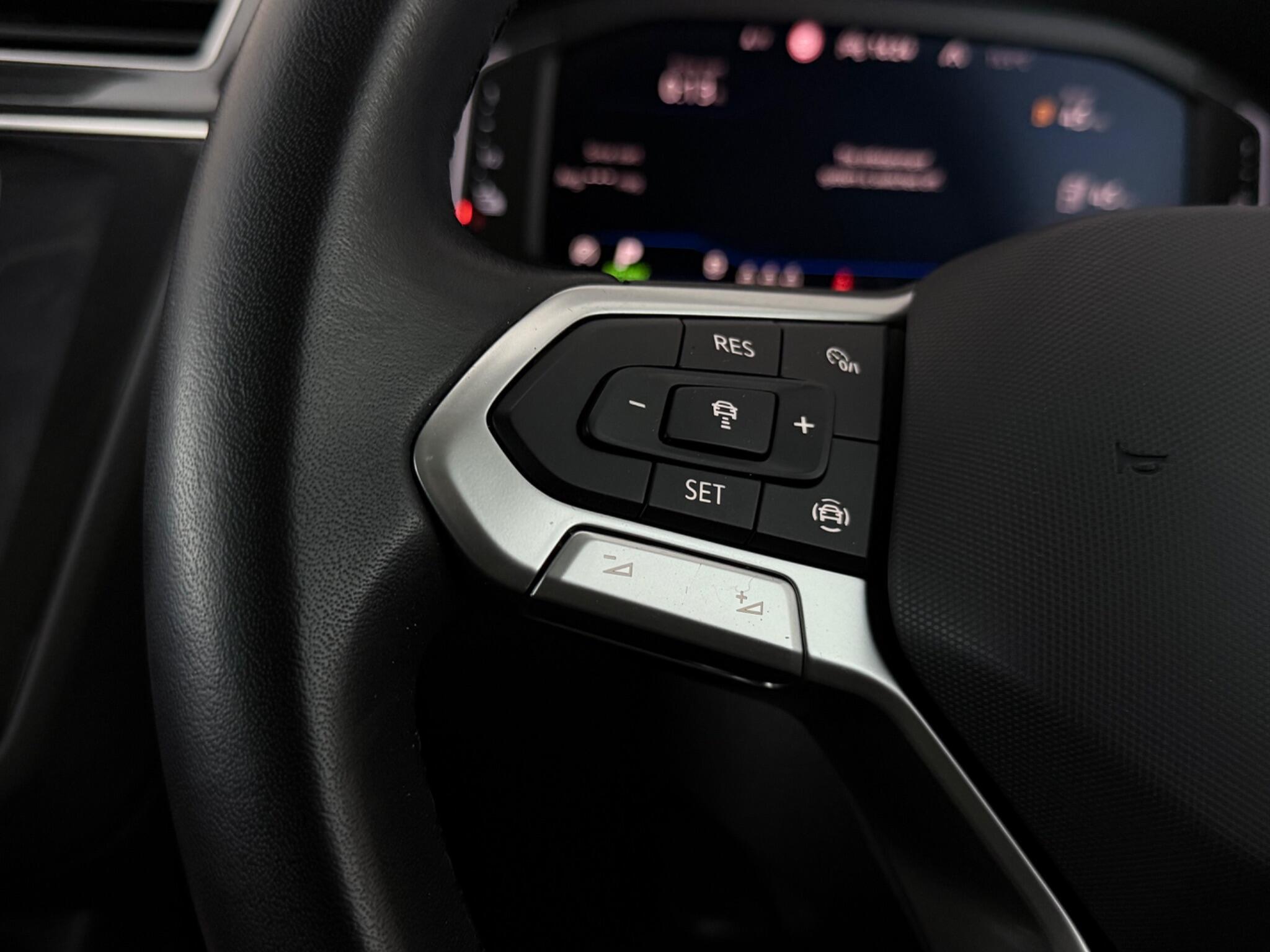 Volkswagen Tiguan view 15