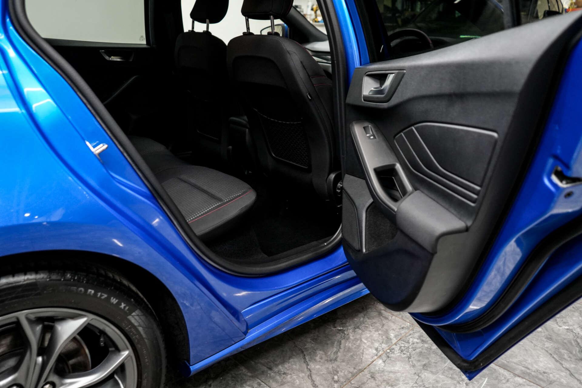 Ford Focus view 21