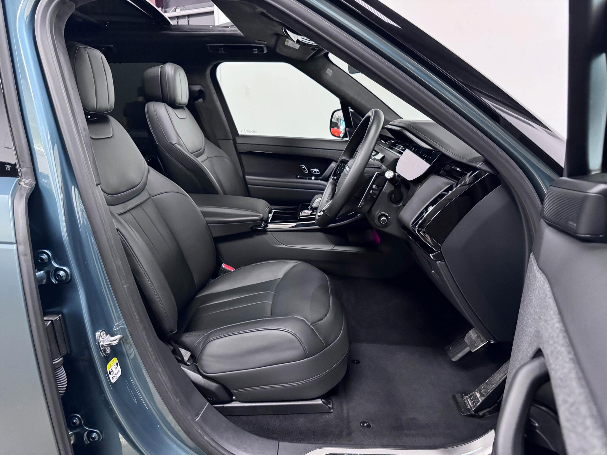 Land Rover Range Rover Sport view 30