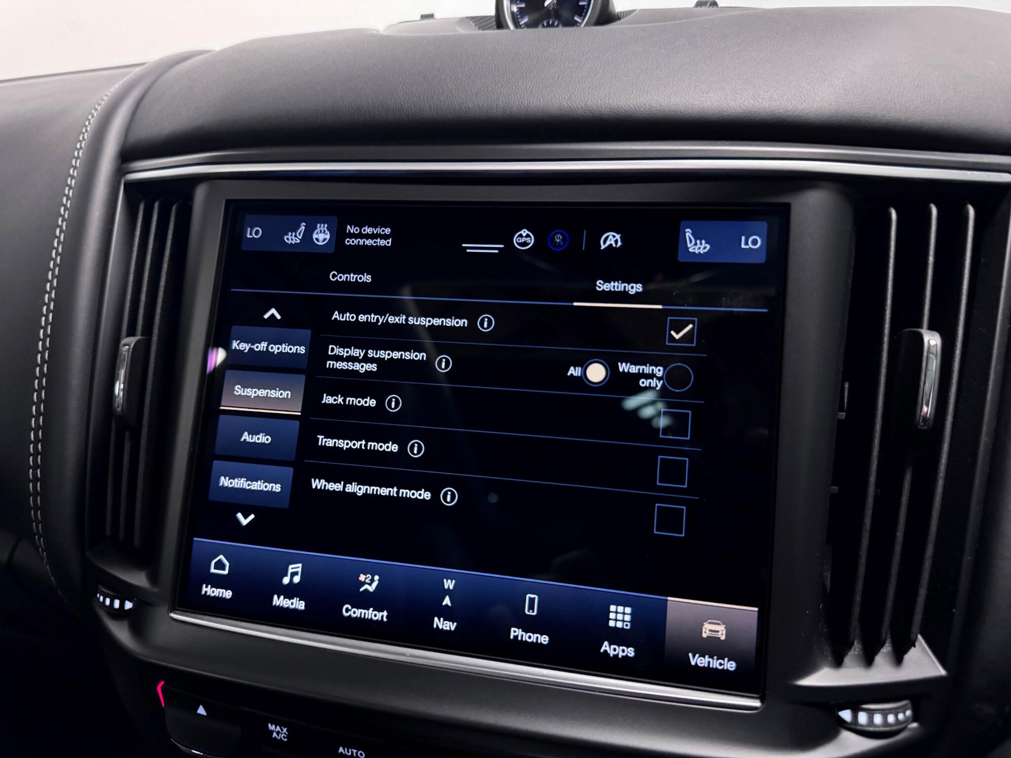 Maserati Levante view 68