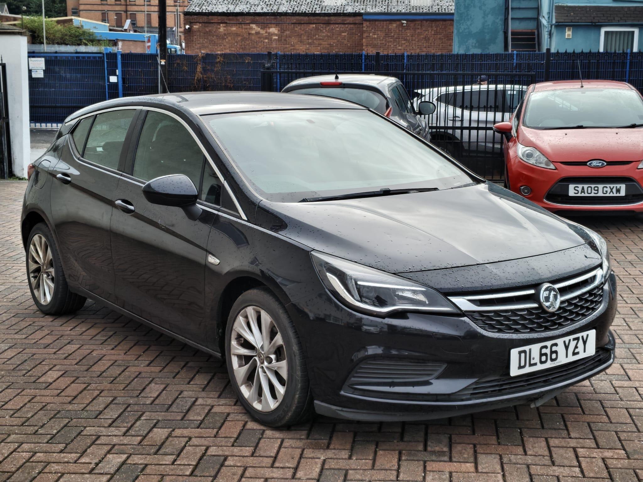 Vauxhall Astra view 3