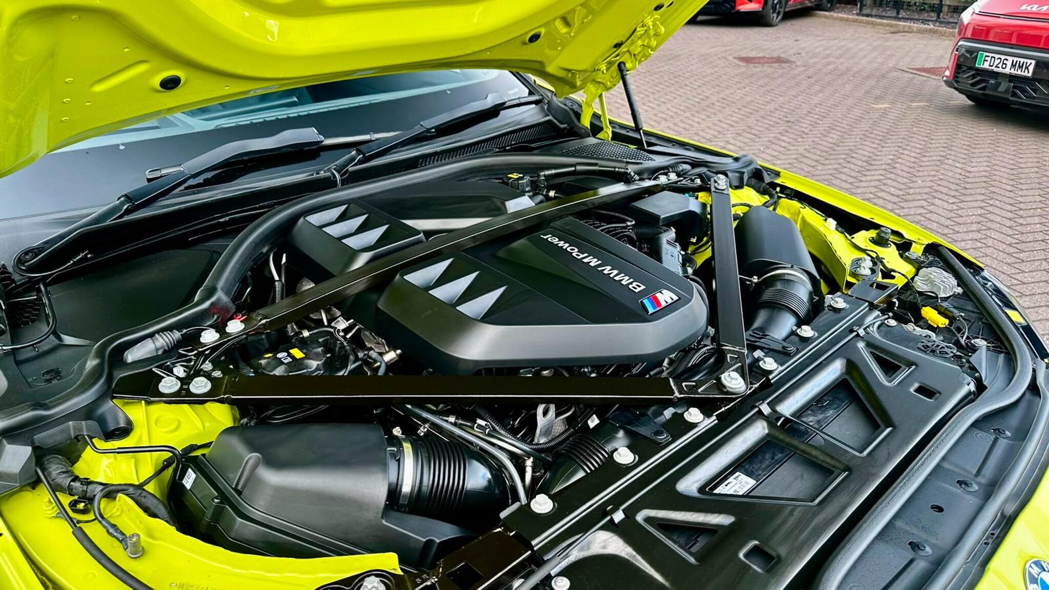 BMW M4 view 21