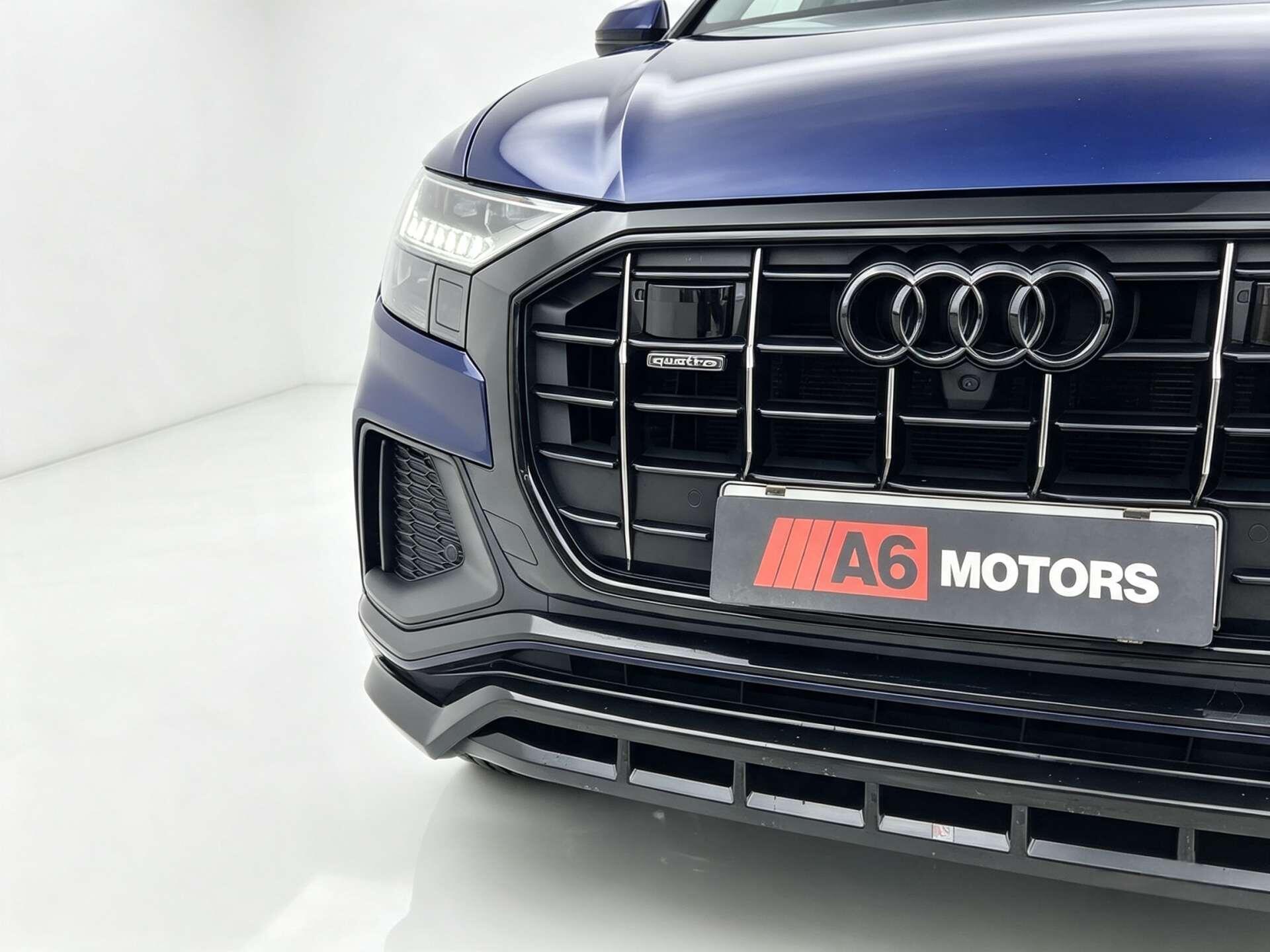 Audi Q8 view 14