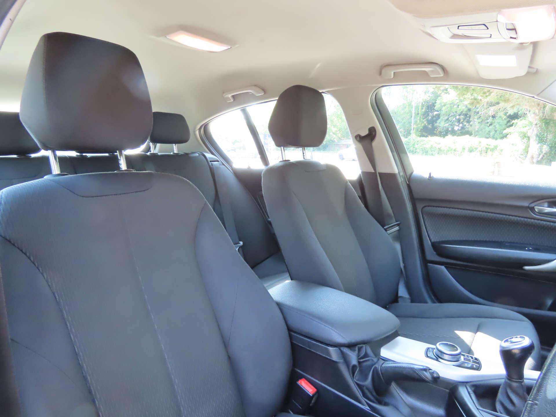 BMW 1 Series view 9