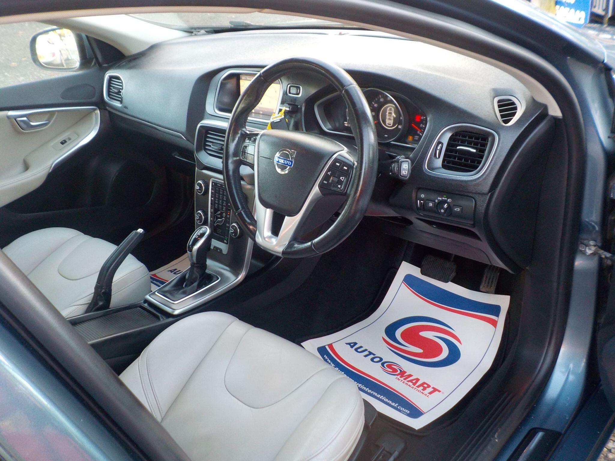 Volvo V40 2.0 D3 SE Lux Nav Geartronic Euro 5 (s/s) 5dr