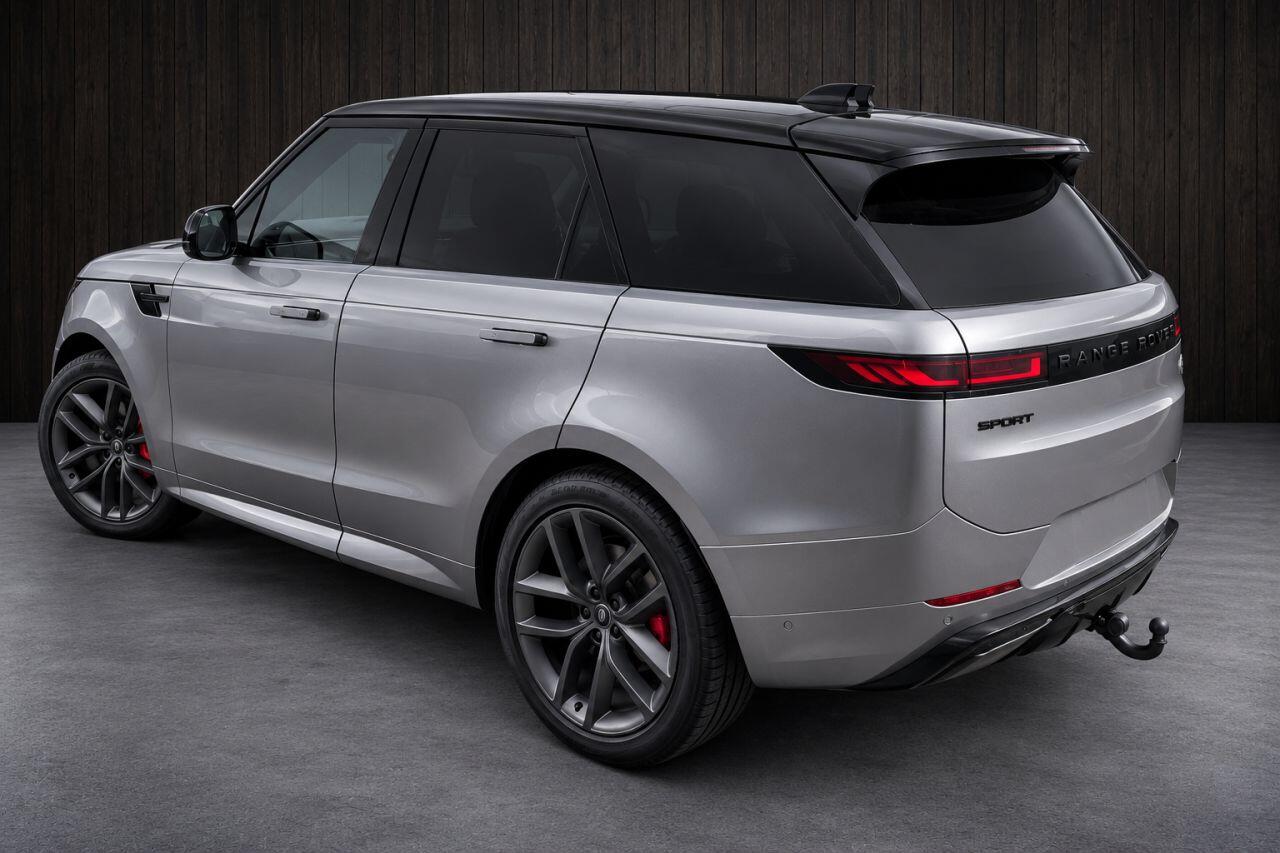 Land Rover Range Rover Sport view 3