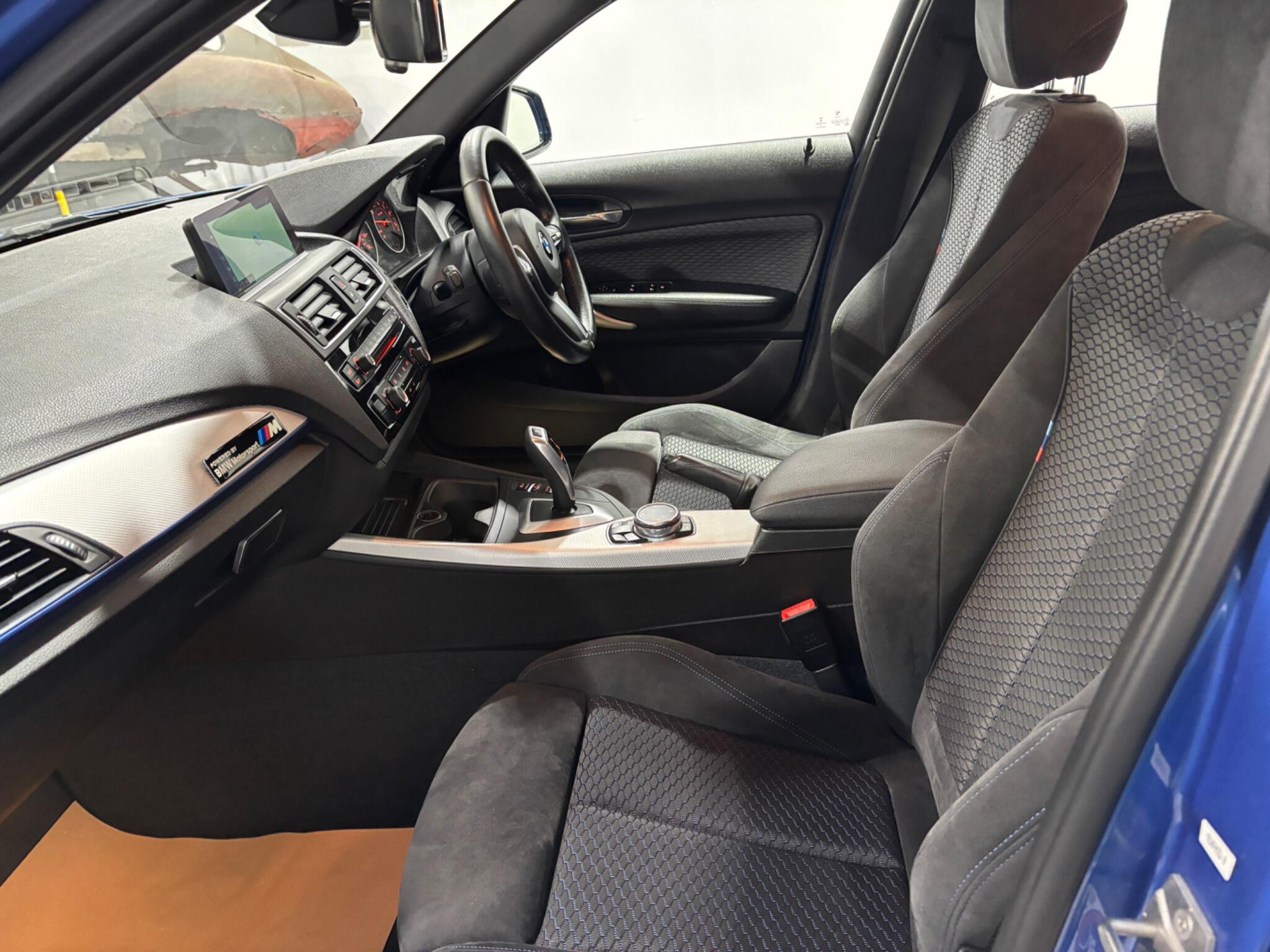 BMW 1 Series view 24