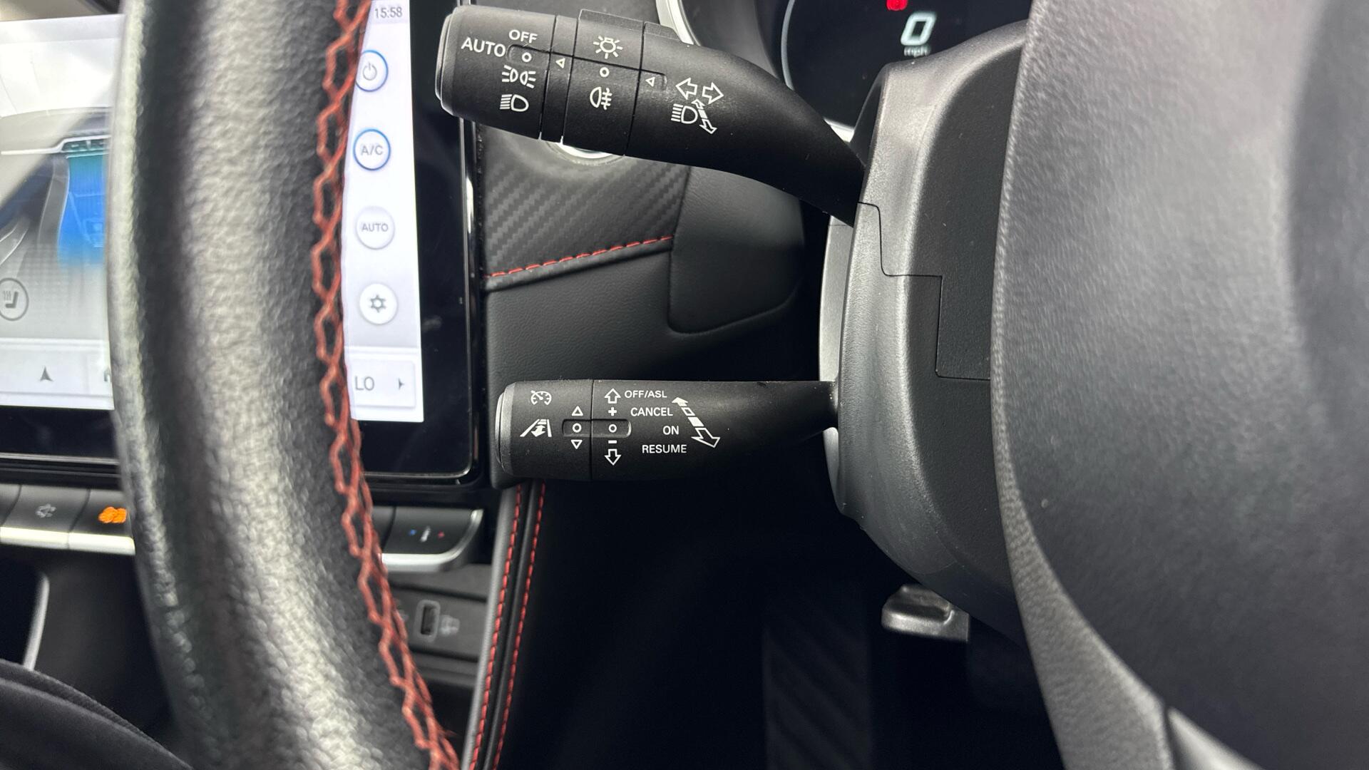 MG ZS view 43