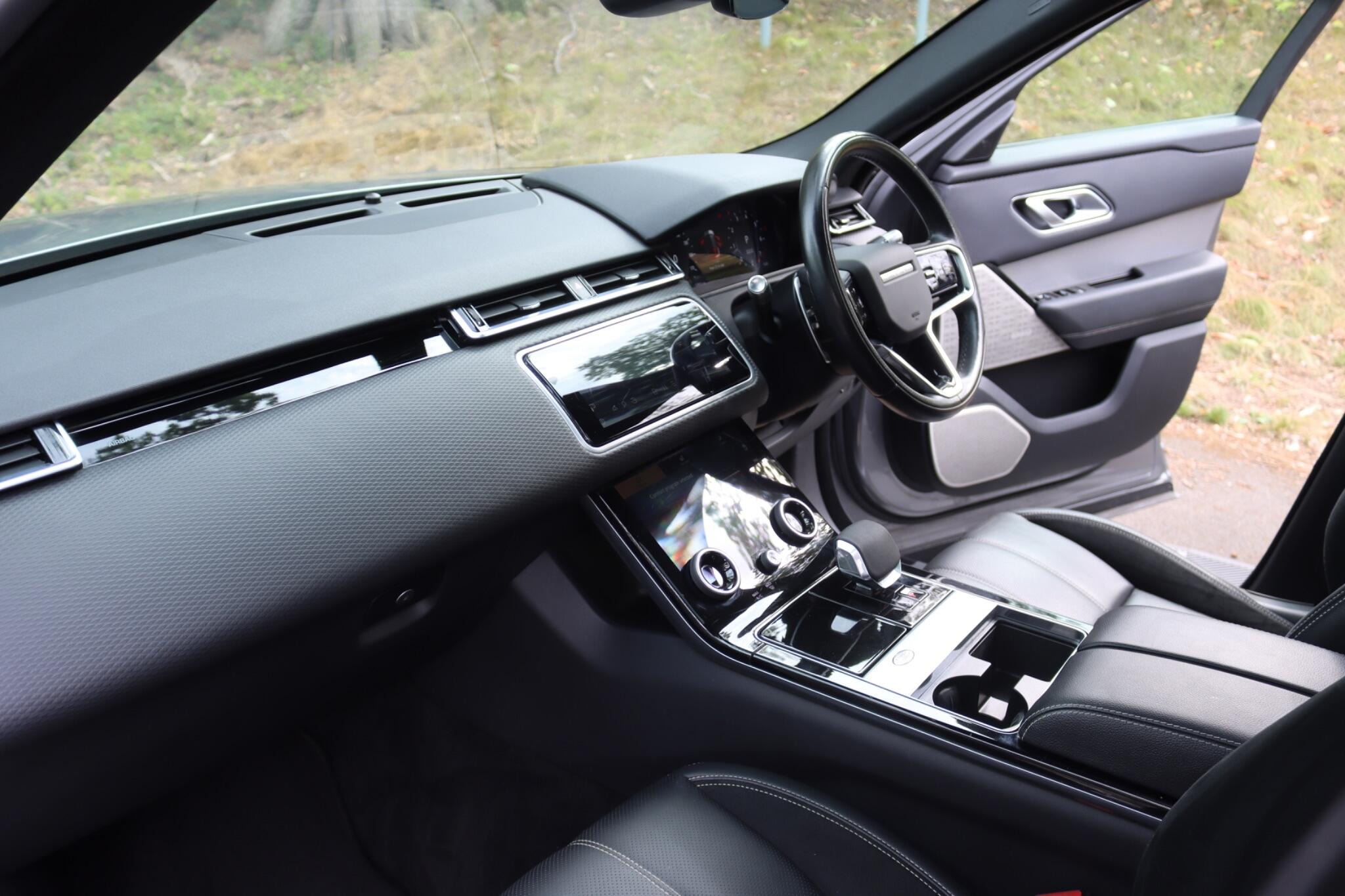 Land Rover Range Rover Velar view 3