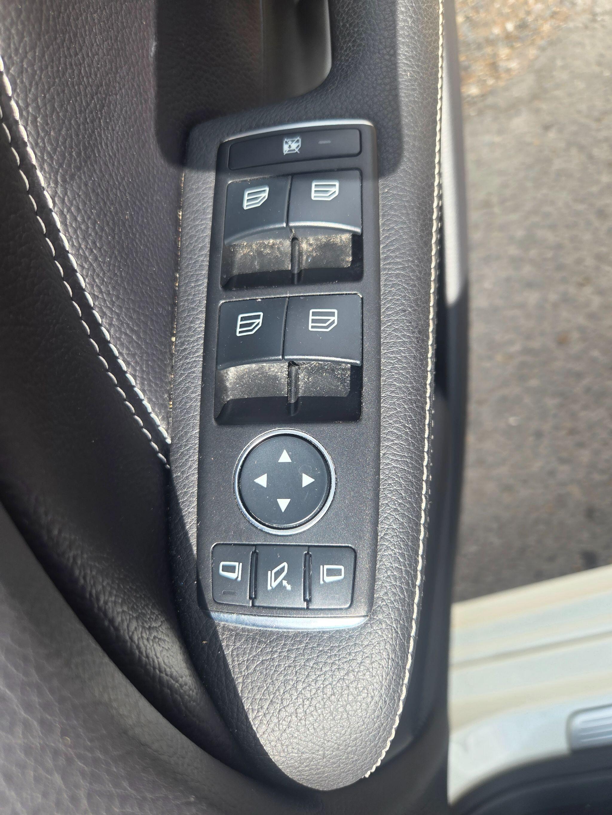 Mercedes-Benz B-Class view 19