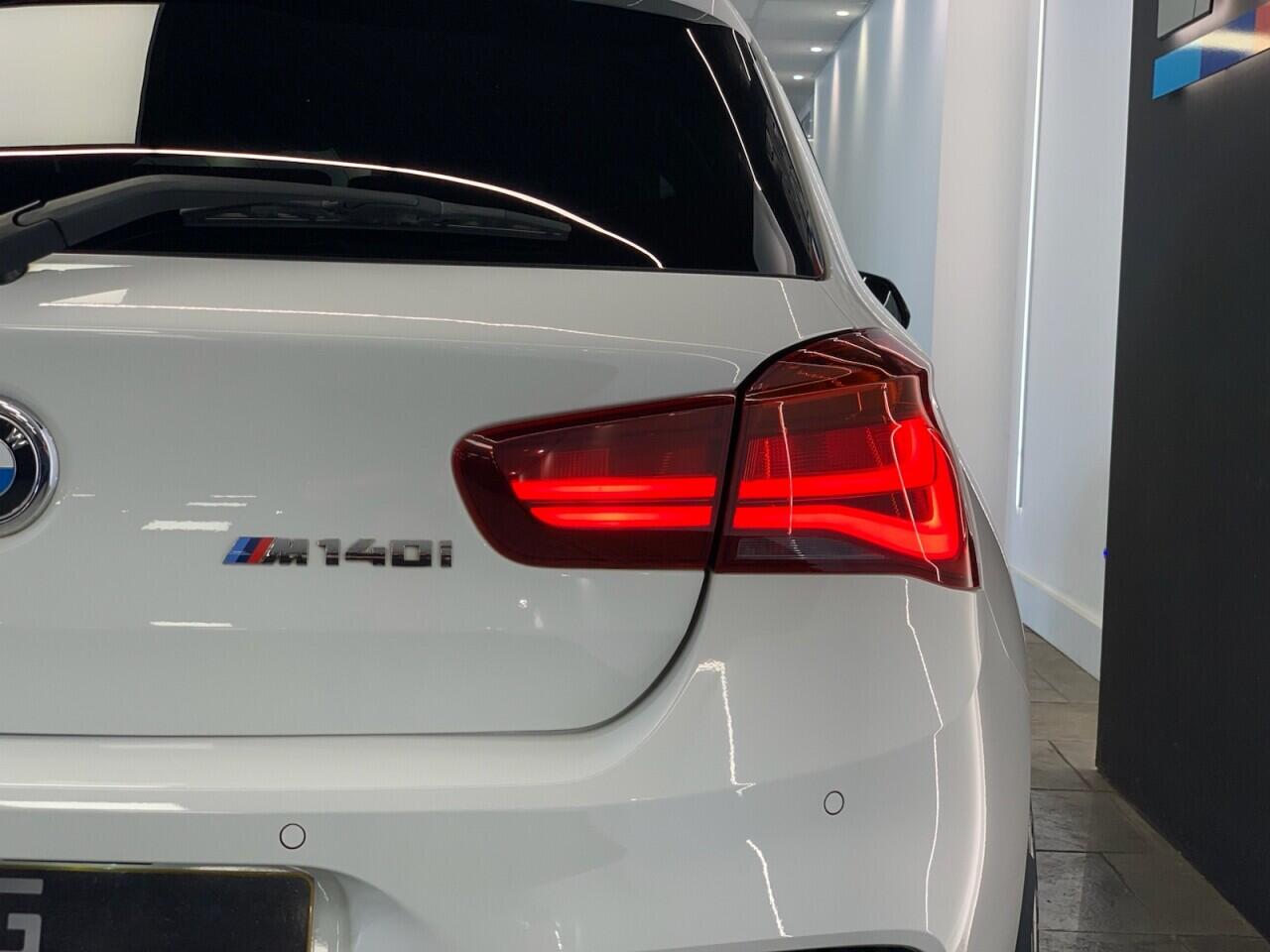 BMW 1 Series view 9