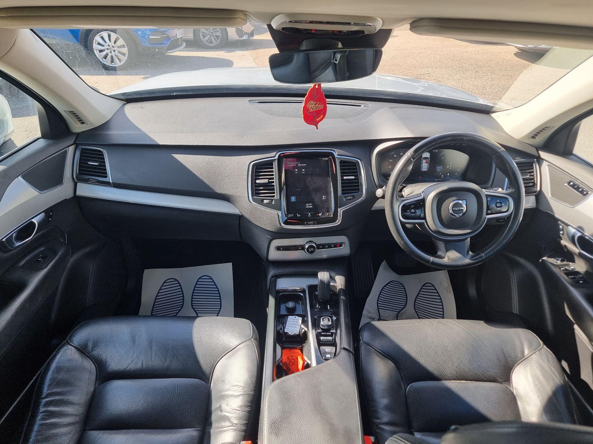 Volvo XC90 view 22