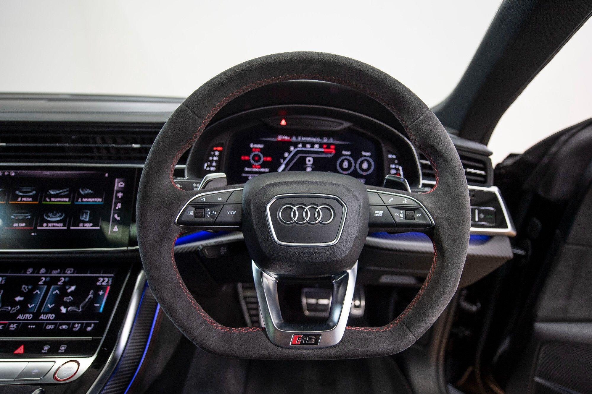 Audi RSQ8 view 14