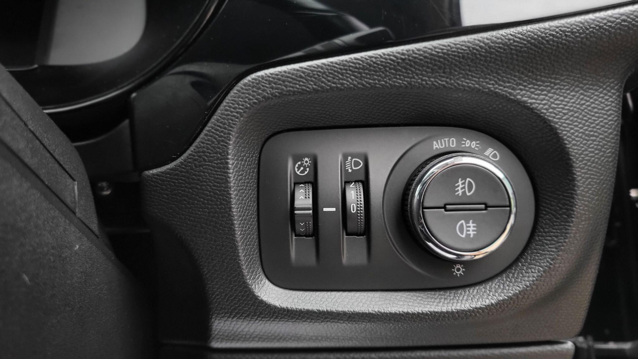 Vauxhall Corsa view 20