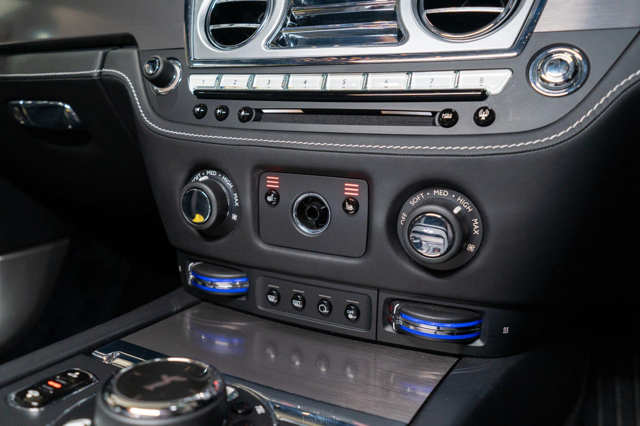 Rolls-Royce Wraith view 23