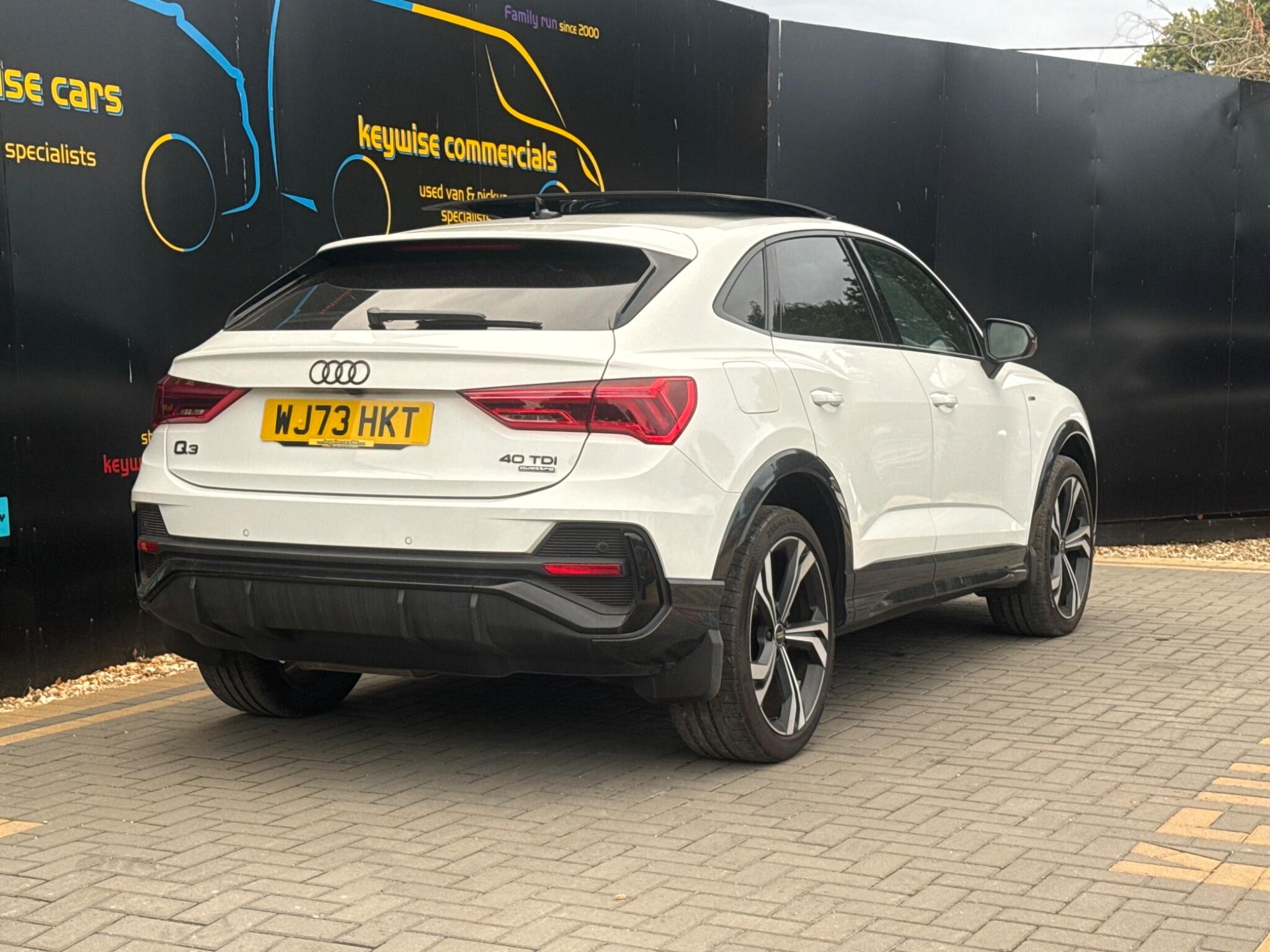 Audi Q3 view 6