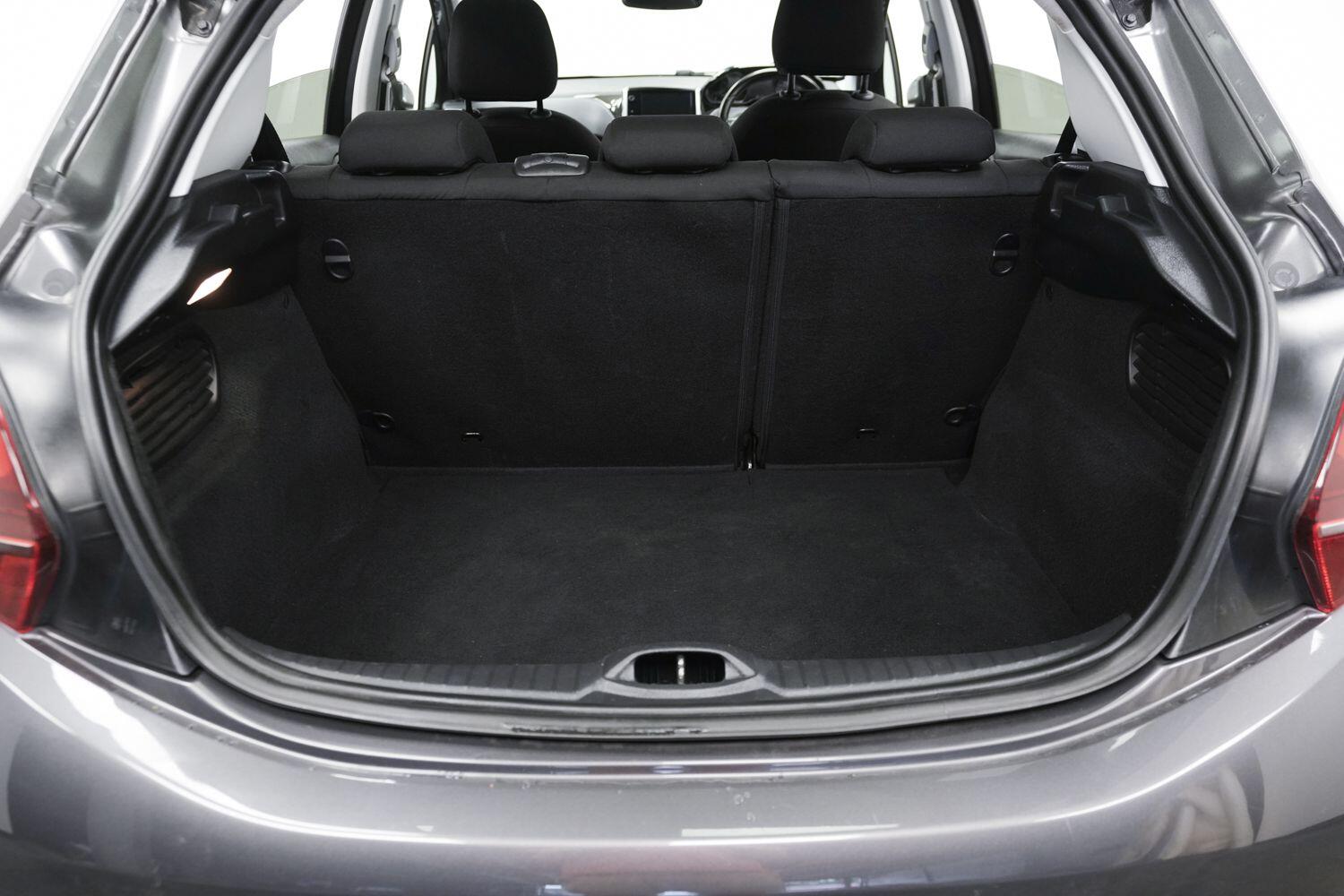 Peugeot 208 view 20