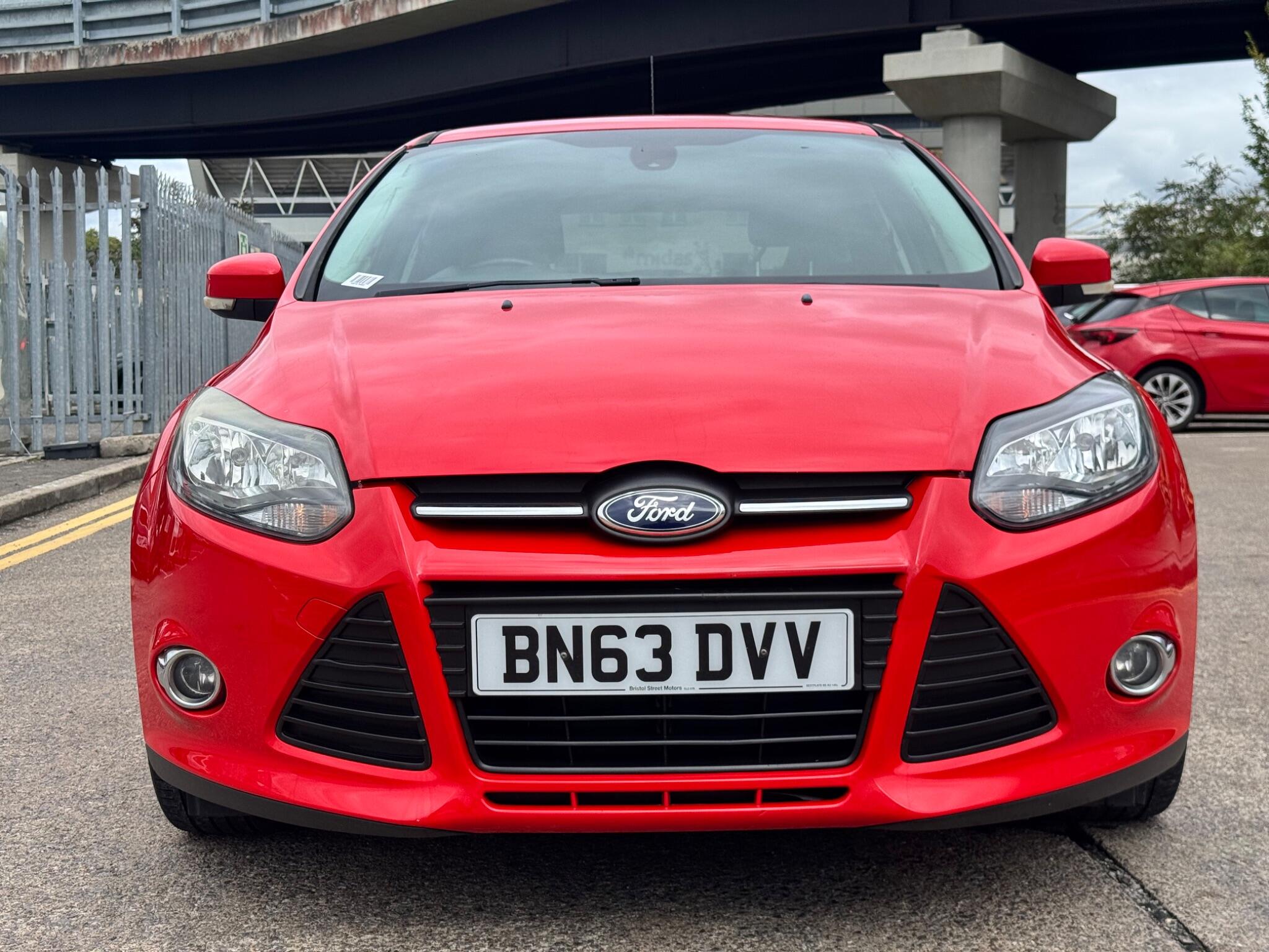 Ford Focus view 6