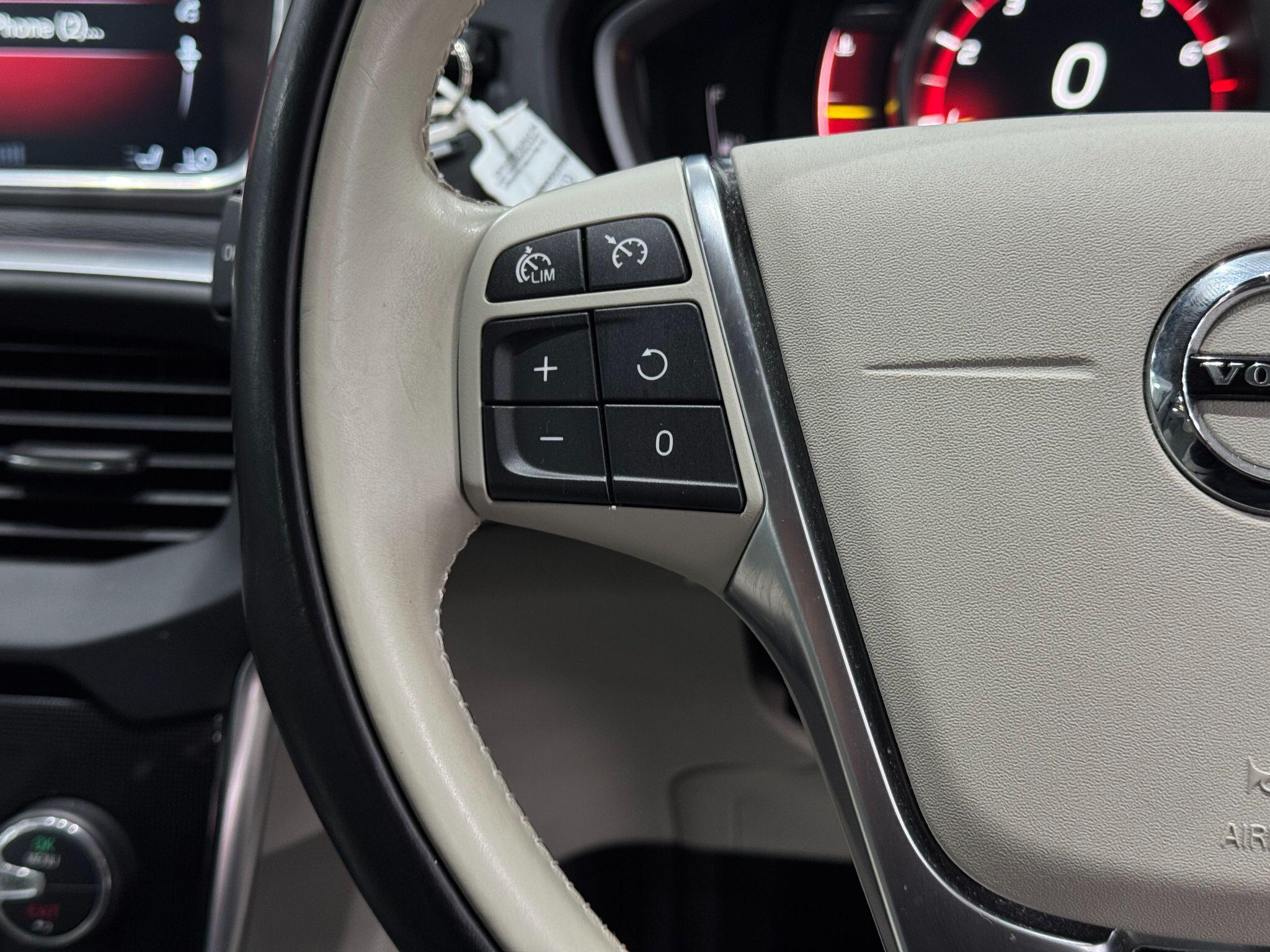 Volvo V40 view 25