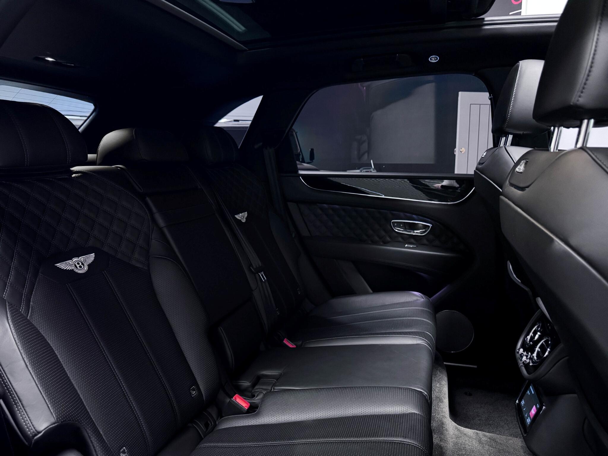 Bentley Bentayga view 28