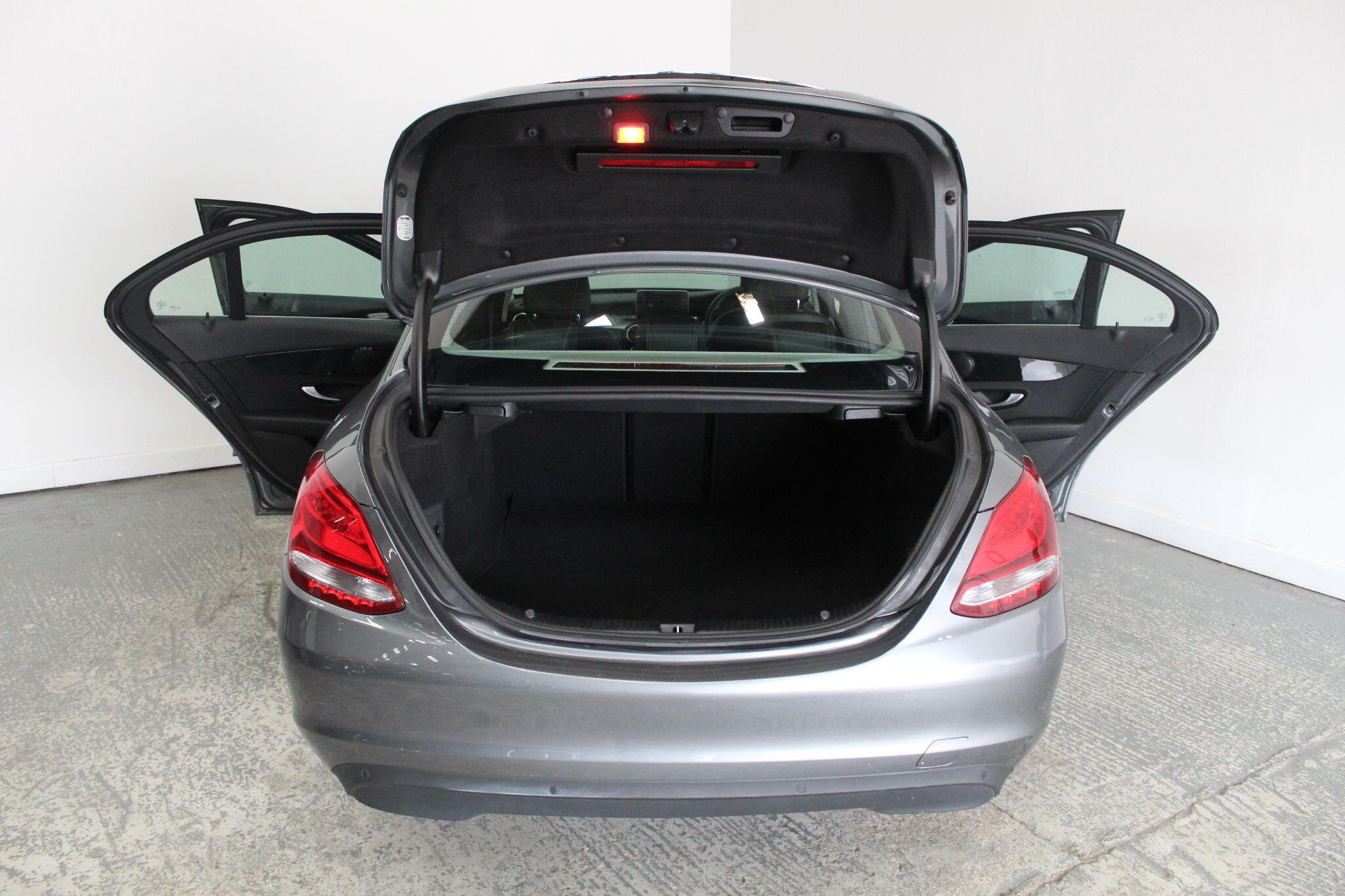 Mercedes-Benz C-Class view 22