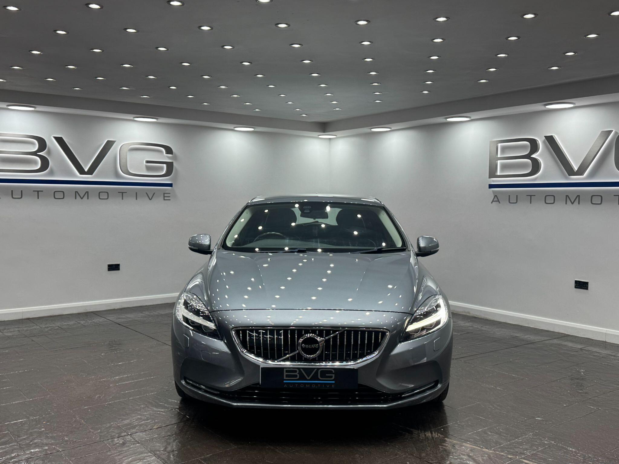 Volvo V40 view 4