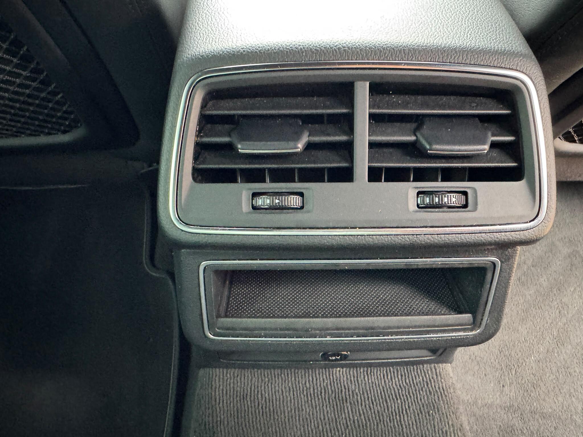 Audi A6 view 26