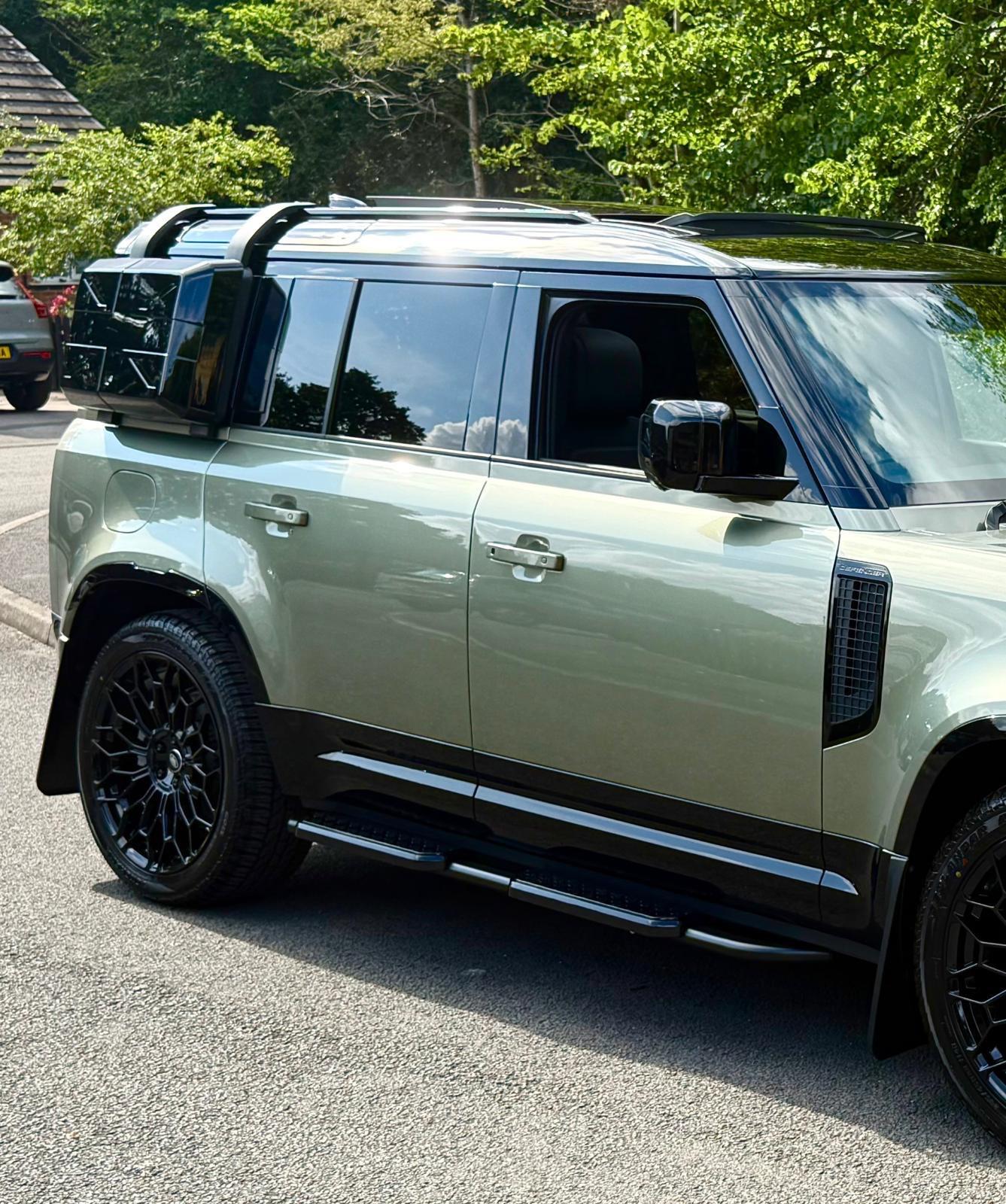 Land Rover Defender view 67
