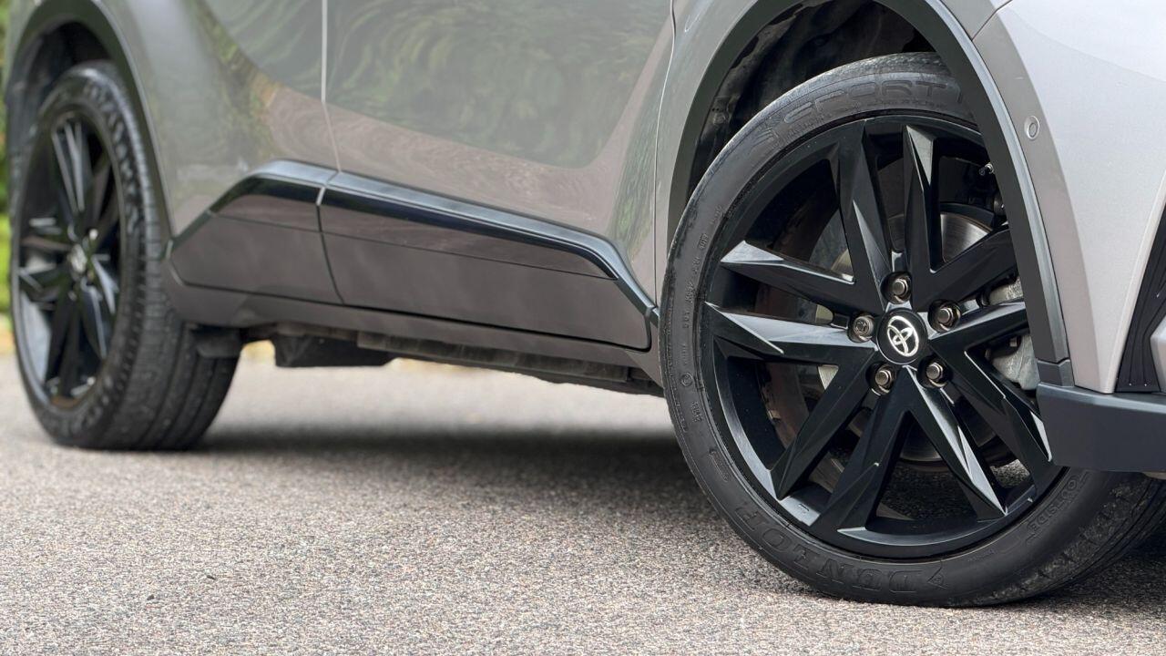 Toyota C-HR view 7