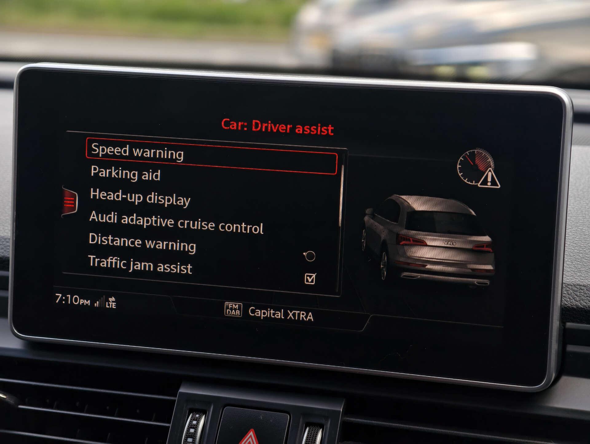 Audi SQ5 view 63
