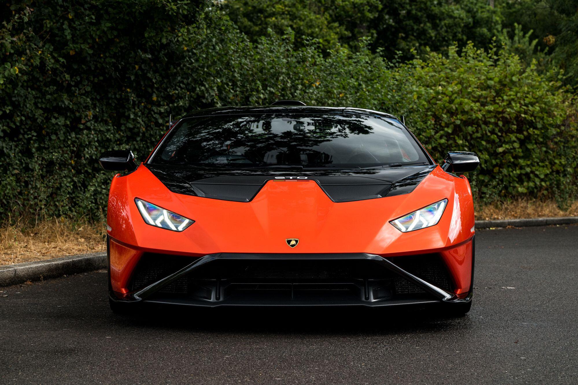 Lamborghini Huracan view 2