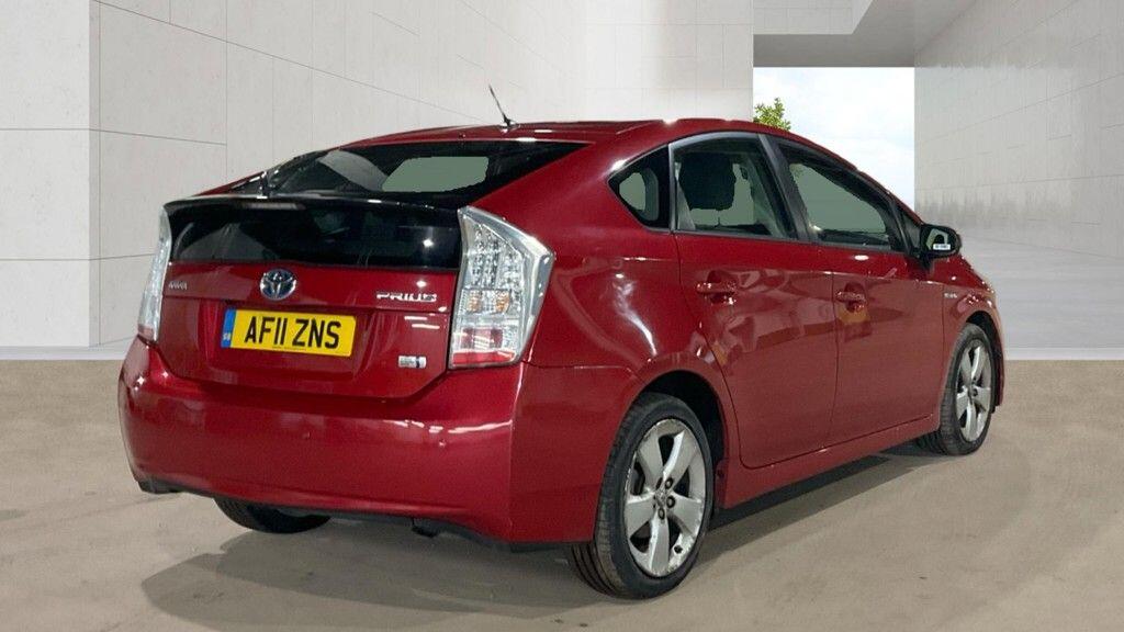 Toyota Prius view 4