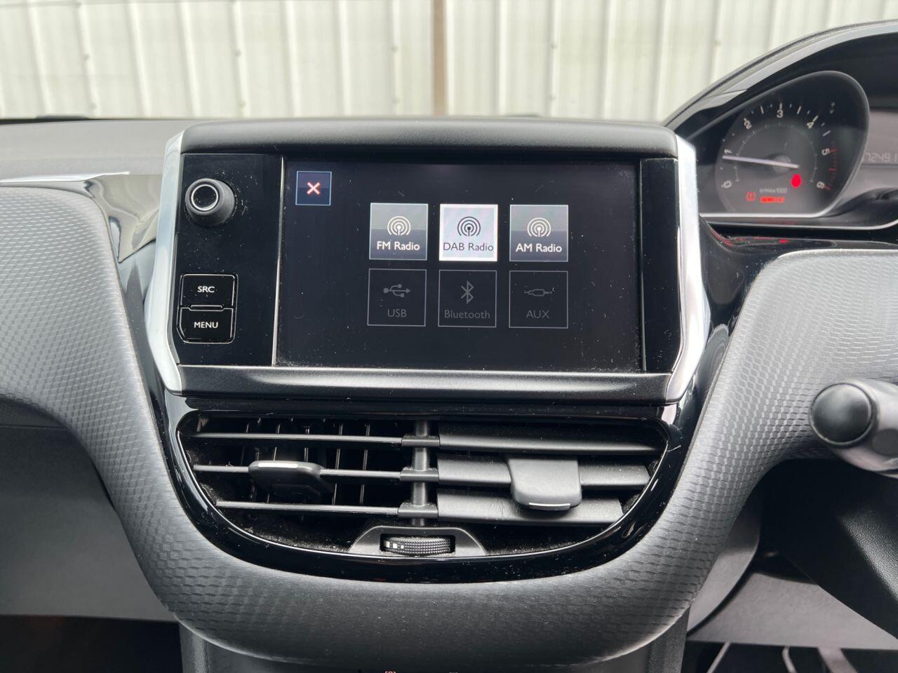 Peugeot 208 view 18