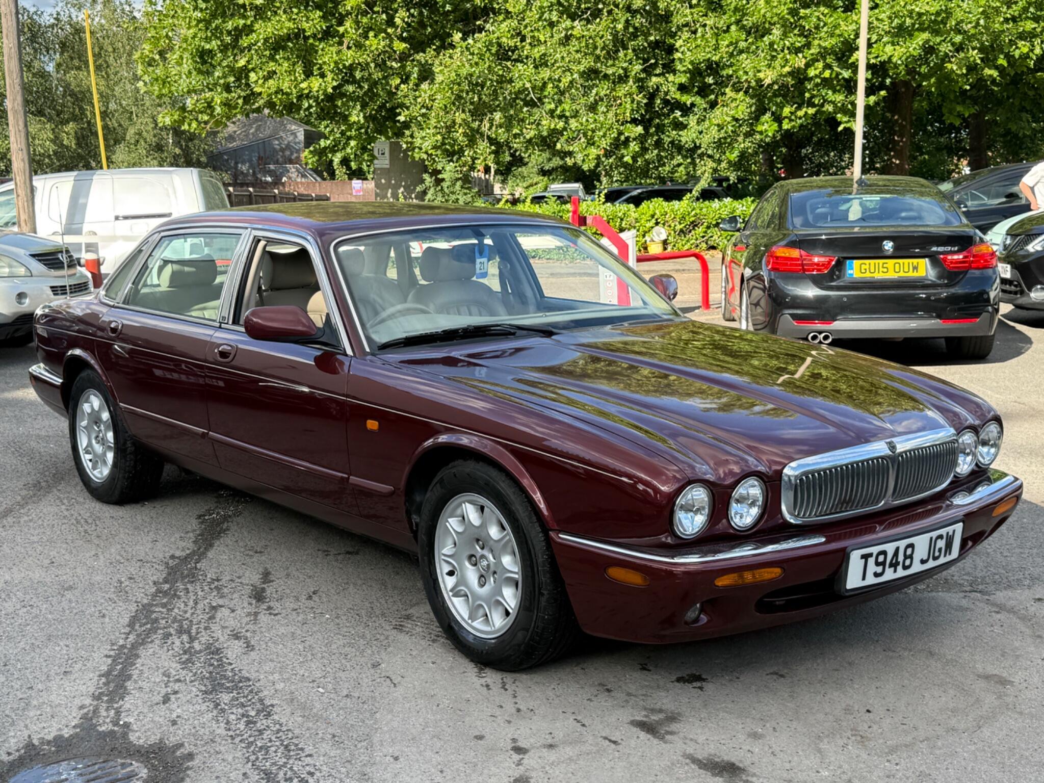 Jaguar XJ - Image 5