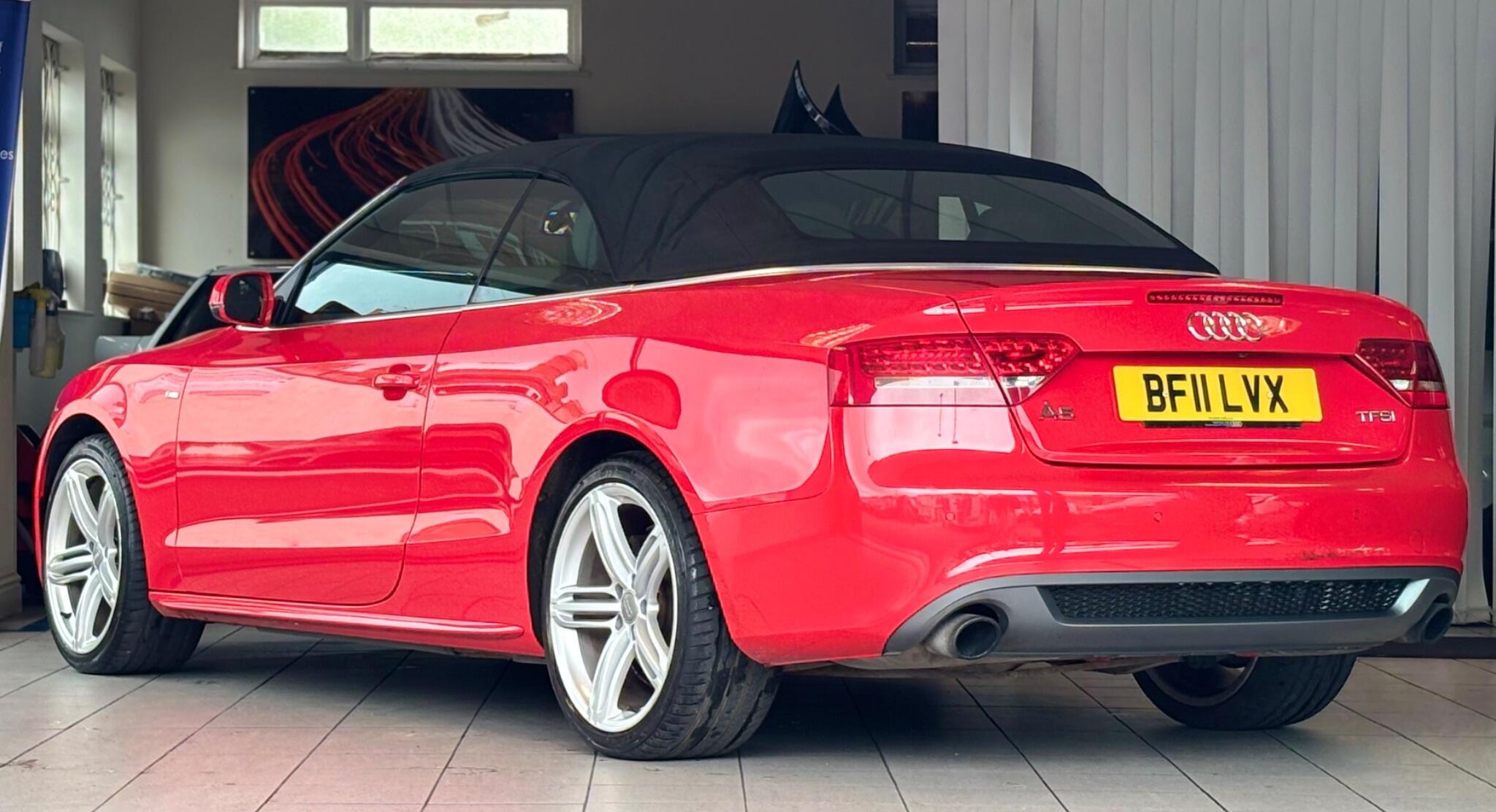 Audi A5 Cabriolet view 4