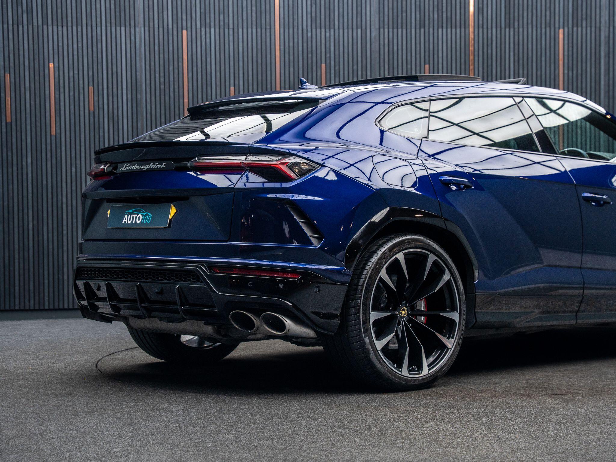 Lamborghini Urus view 21