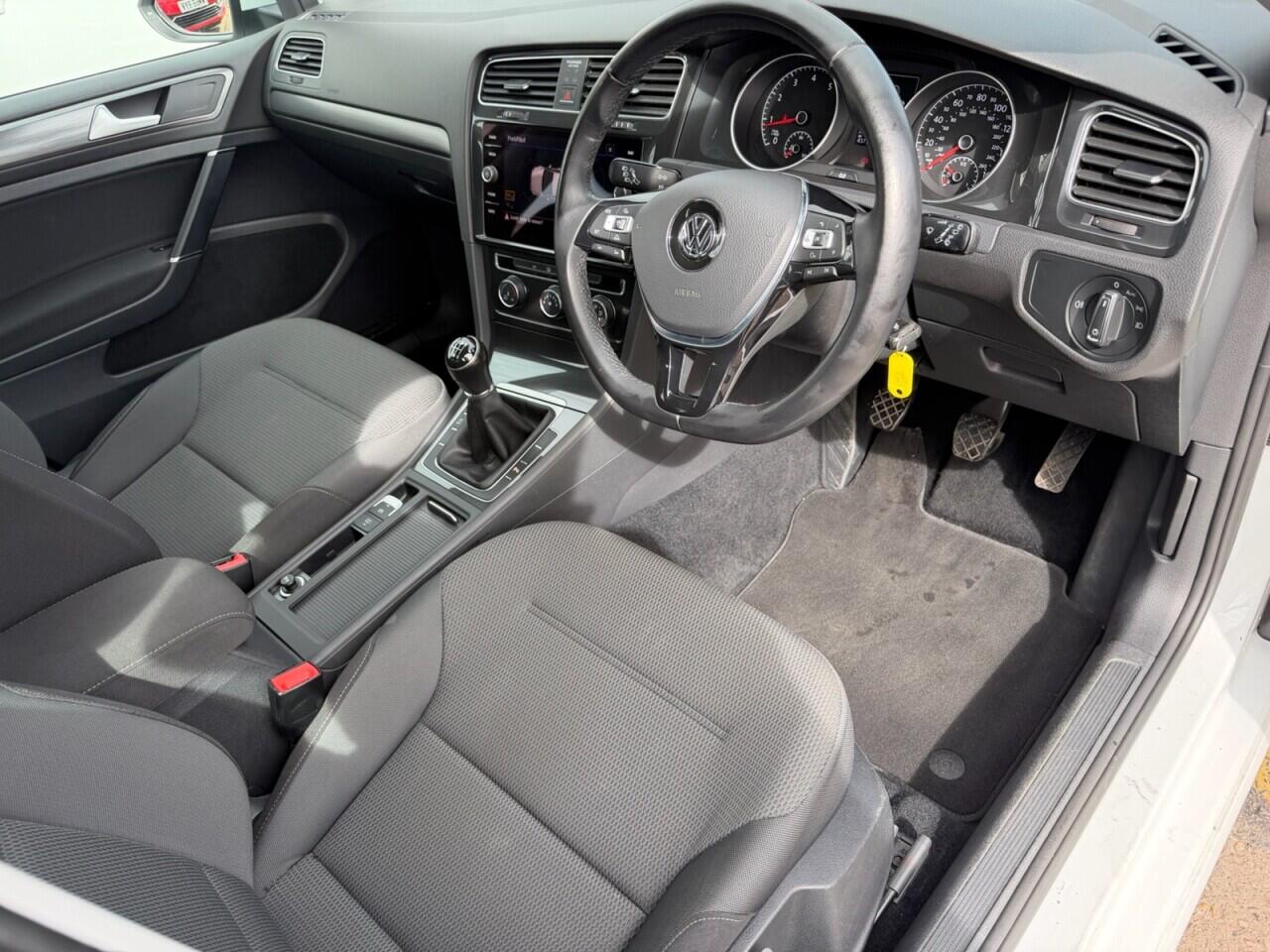 Volkswagen Golf view 37