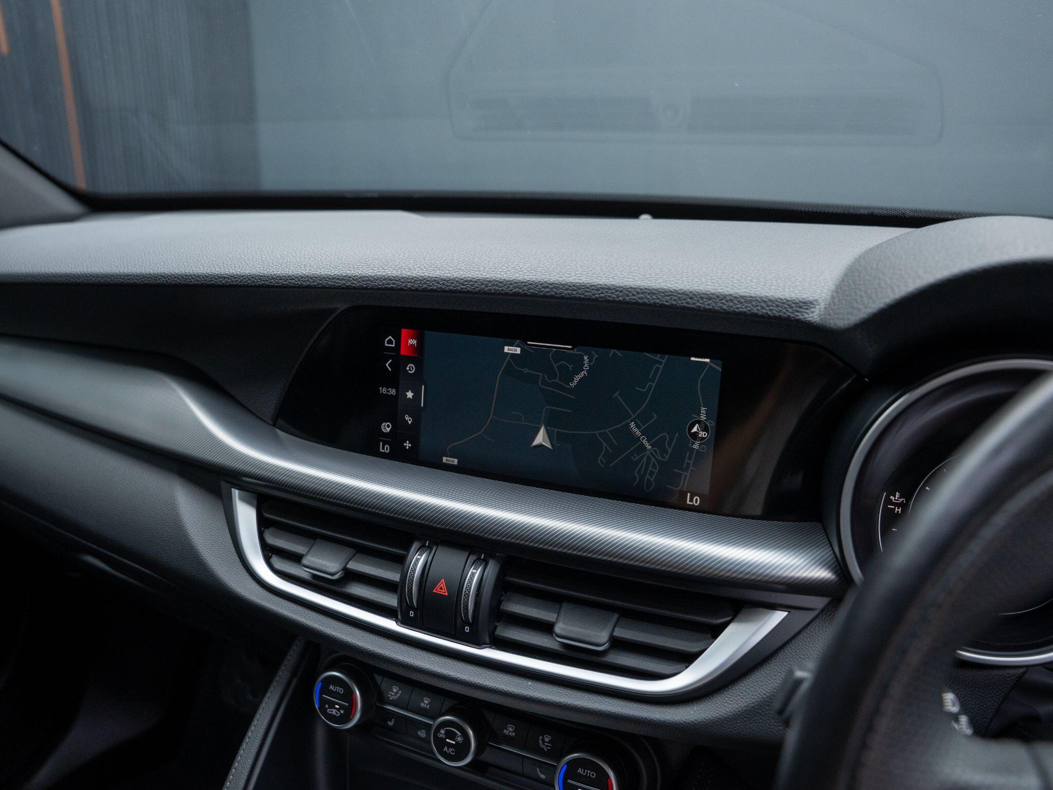 Alfa Romeo Stelvio view 10