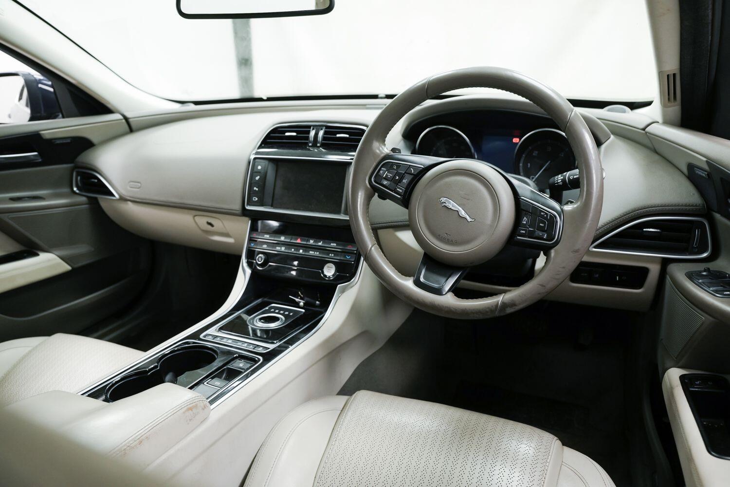 Jaguar XE view 7