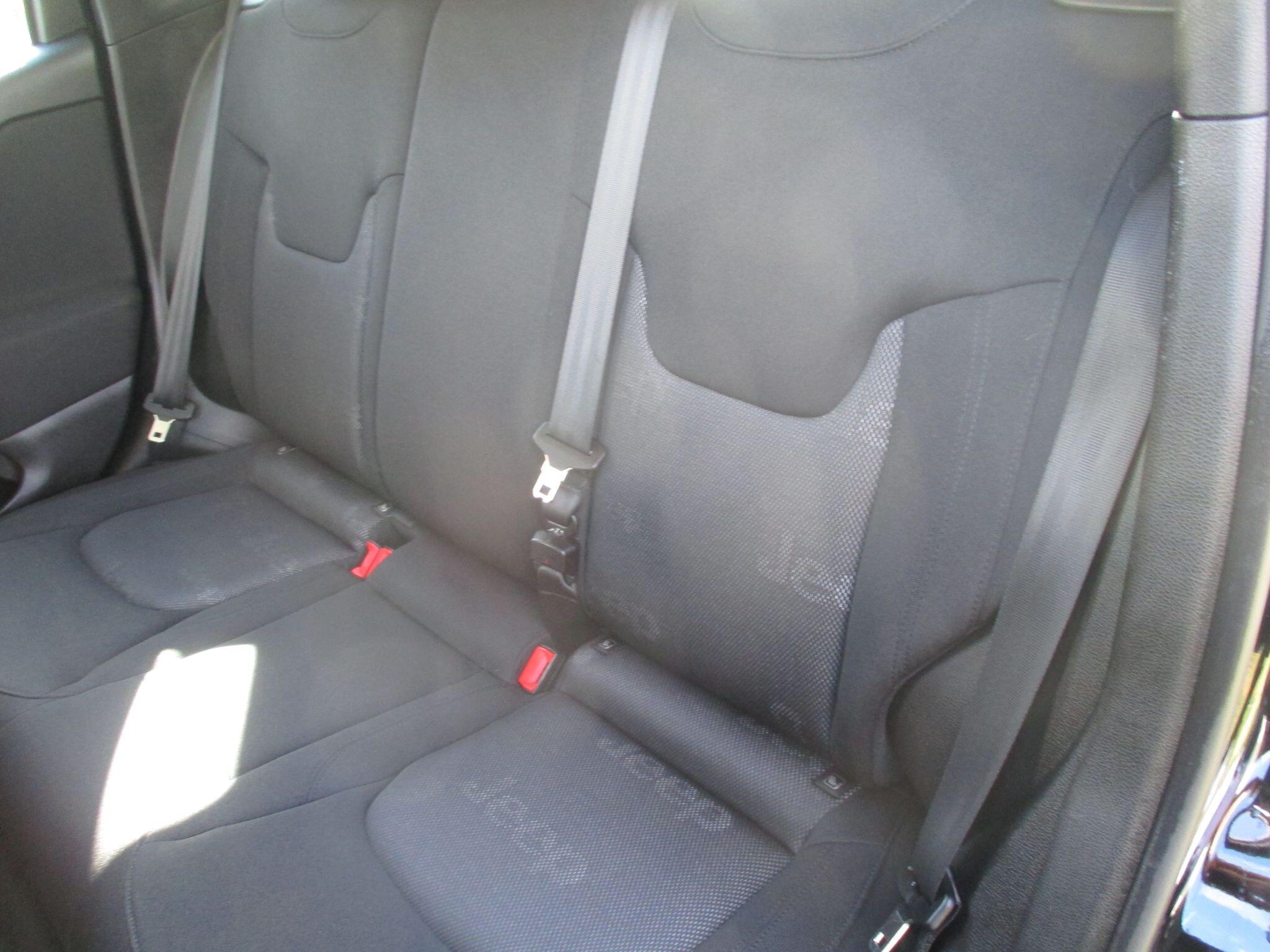 Jeep Renegade view 31