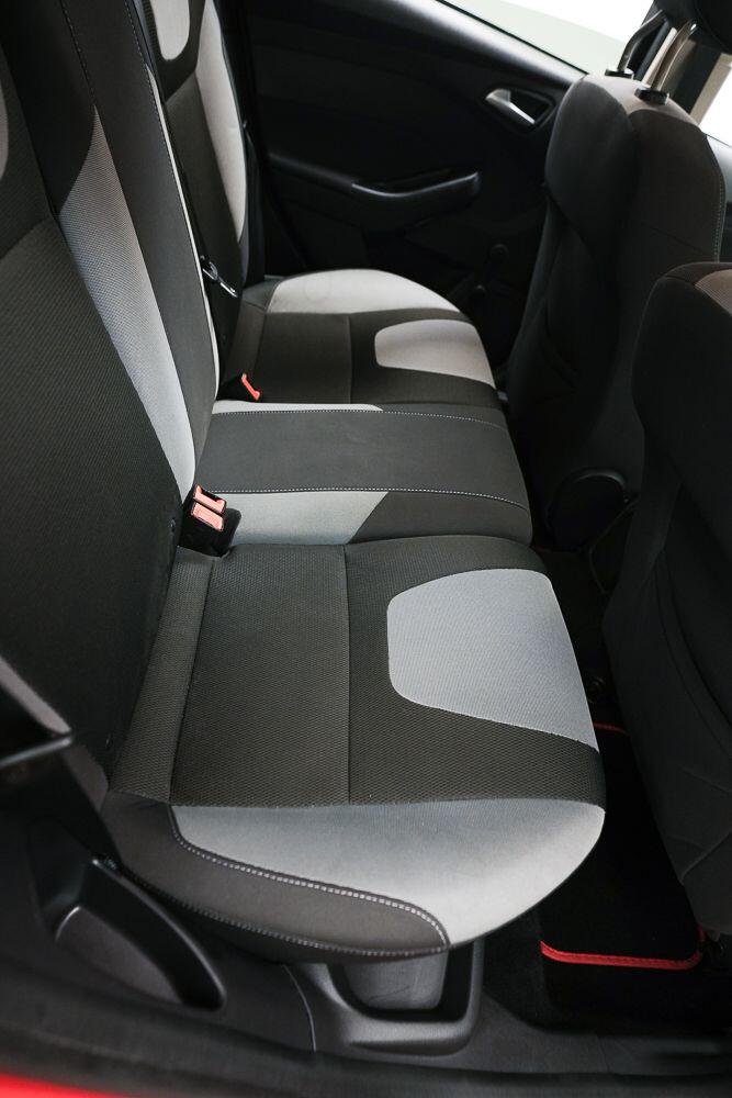 Ford Focus view 15
