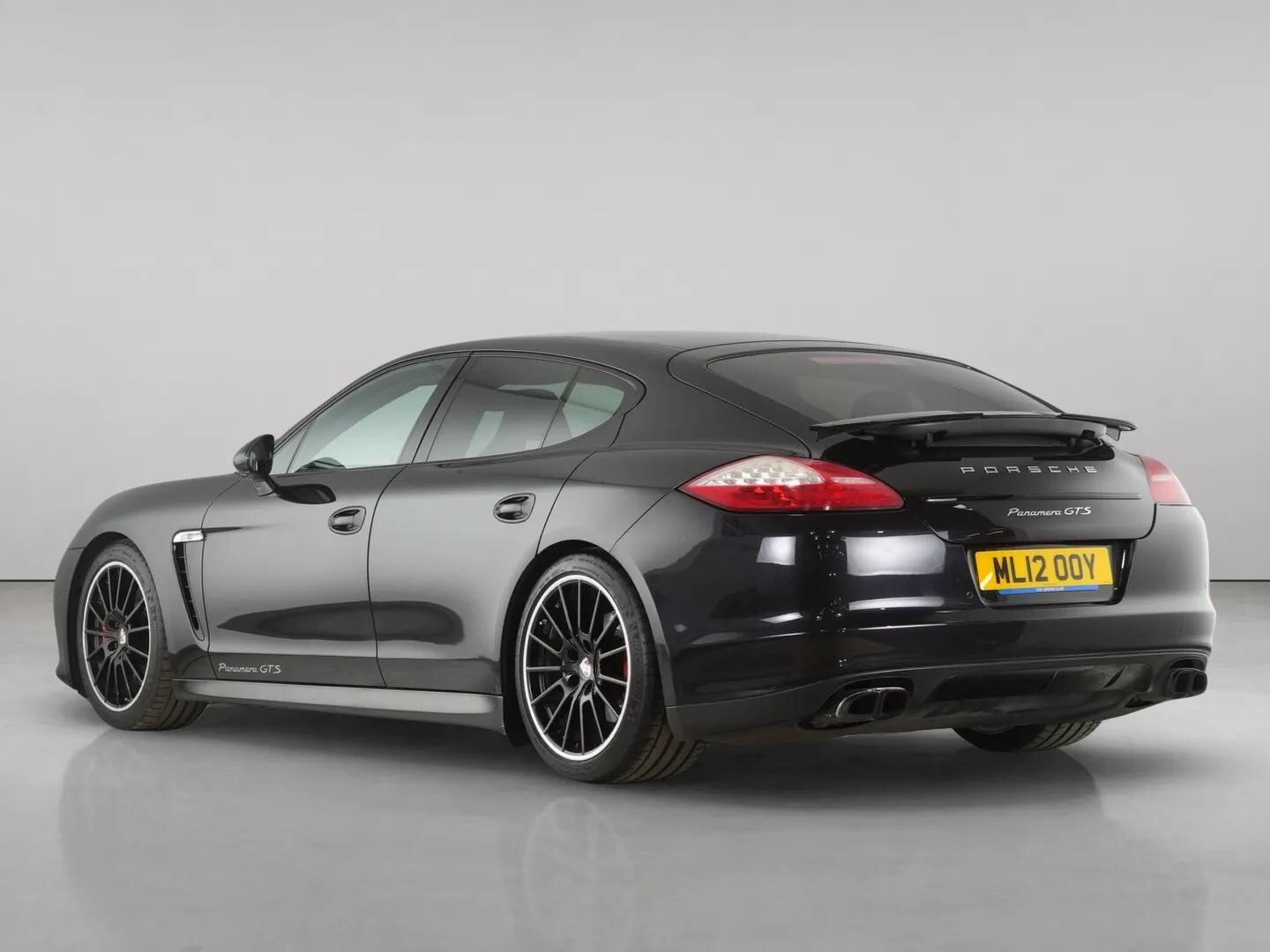 Porsche Panamera view 7