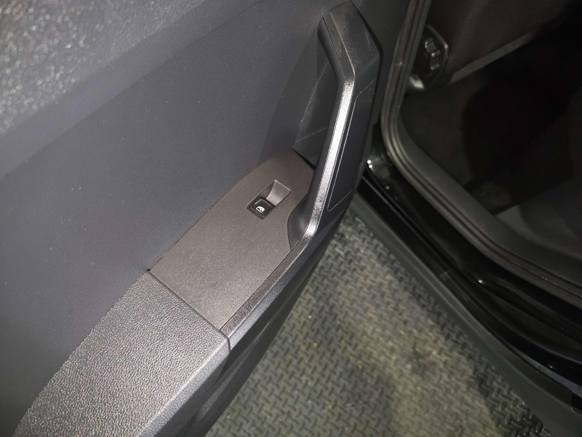 SEAT Arona view 50