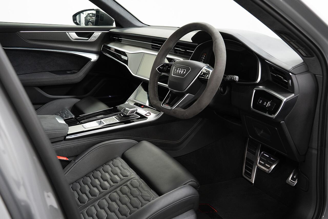 Audi RS6 view 5