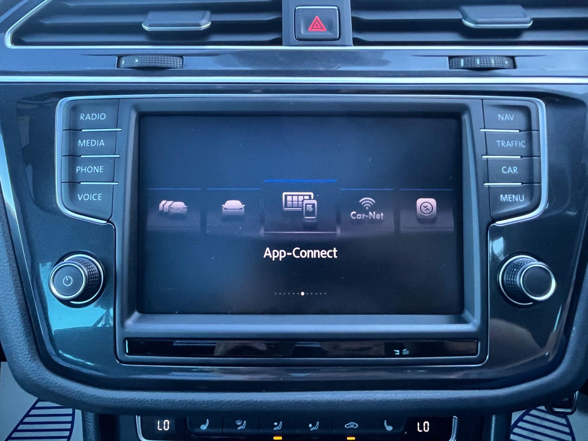 Volkswagen Tiguan view 26