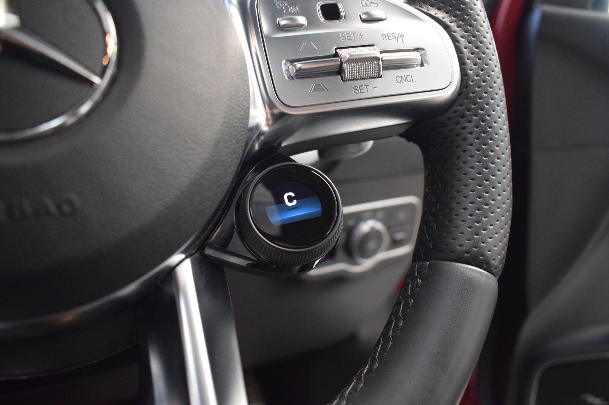 Mercedes-Benz GLB view 13