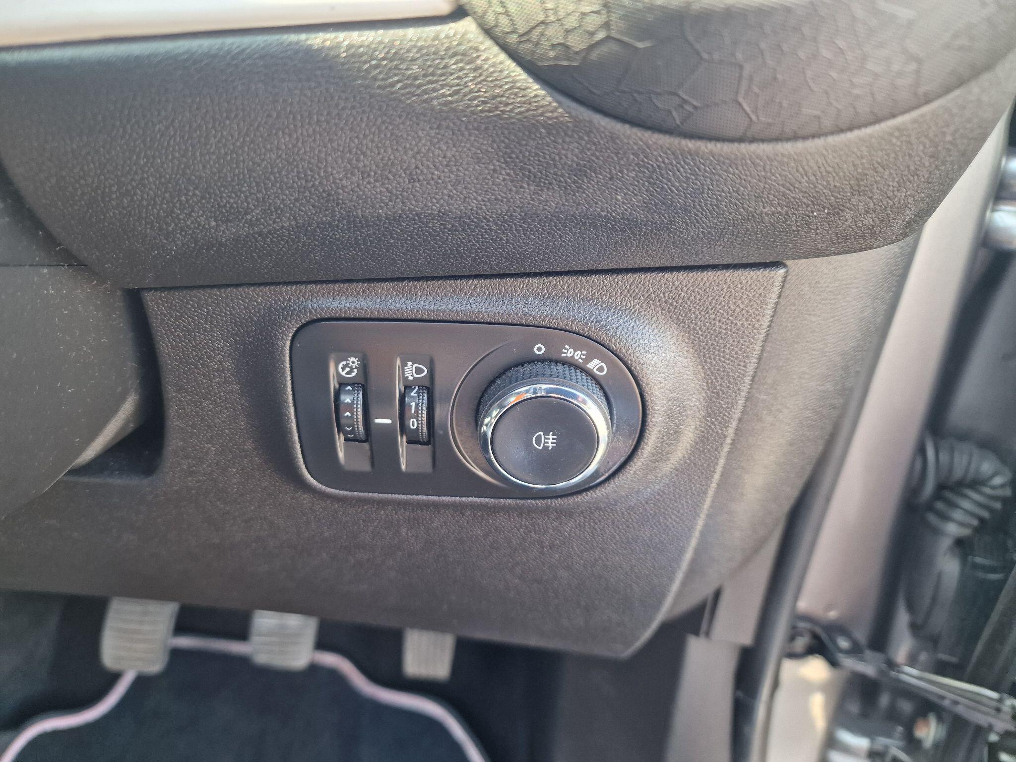 Vauxhall Adam view 44