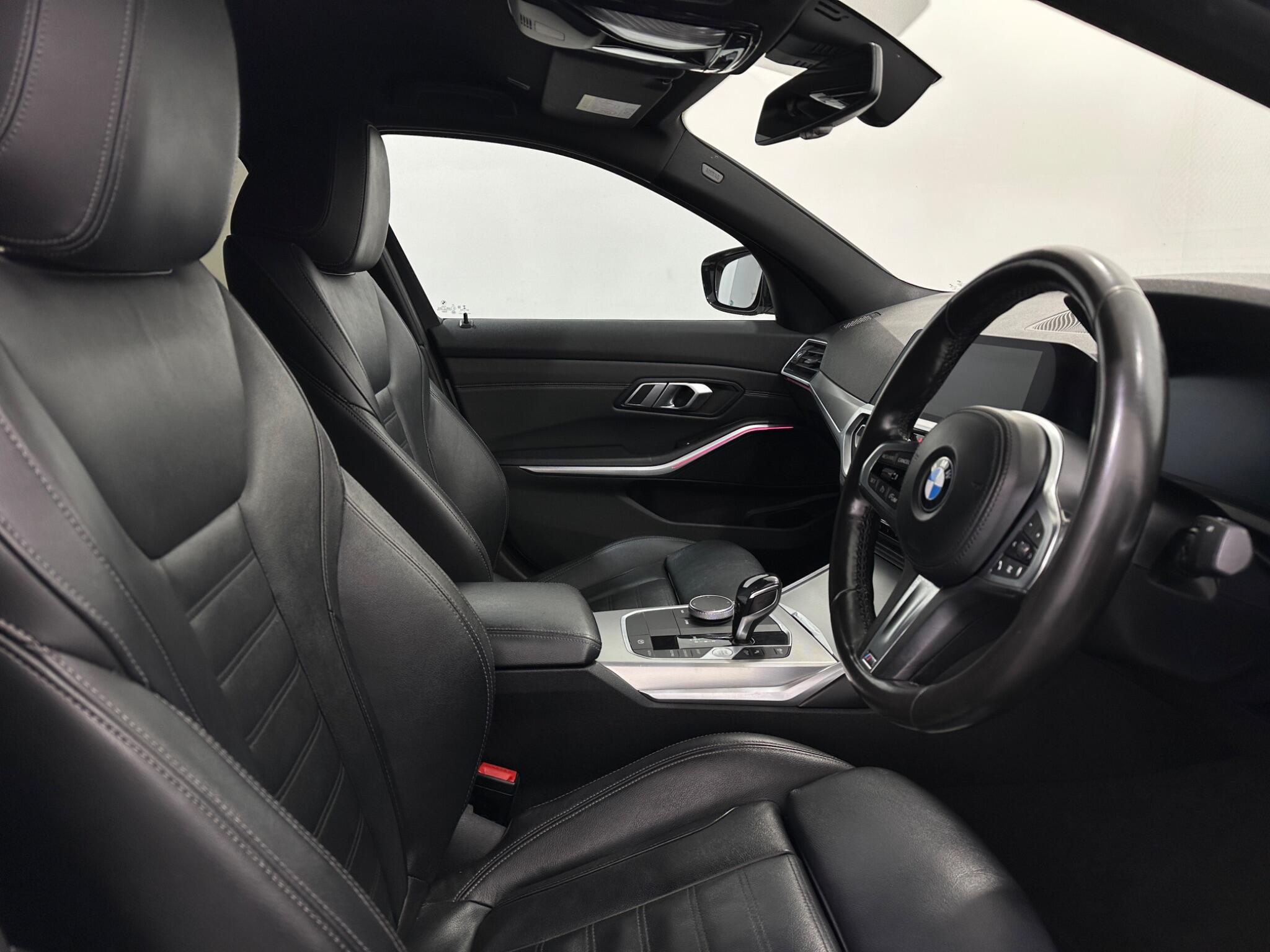 BMW 3 Series view 32