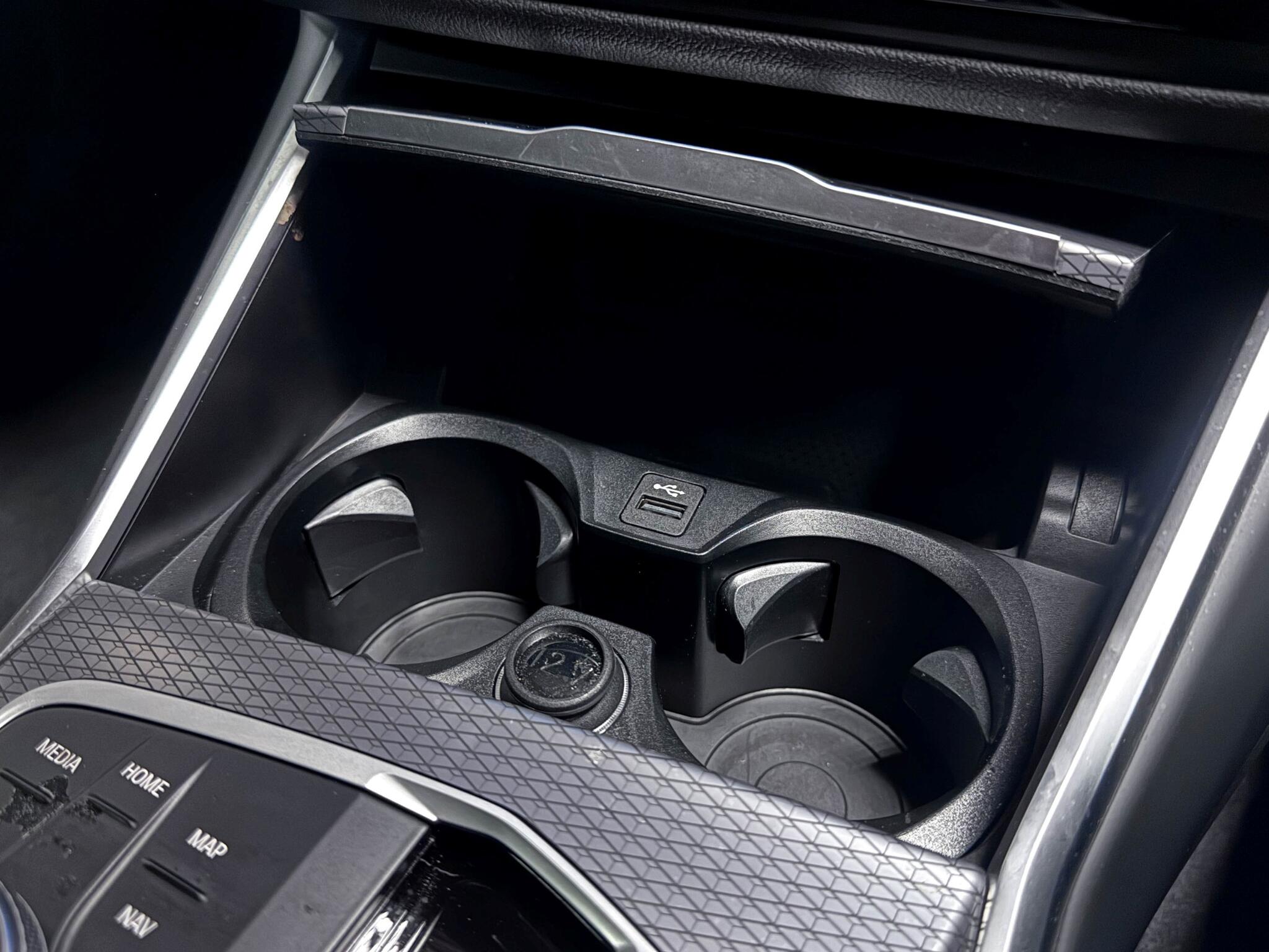BMW 3 Series view 35