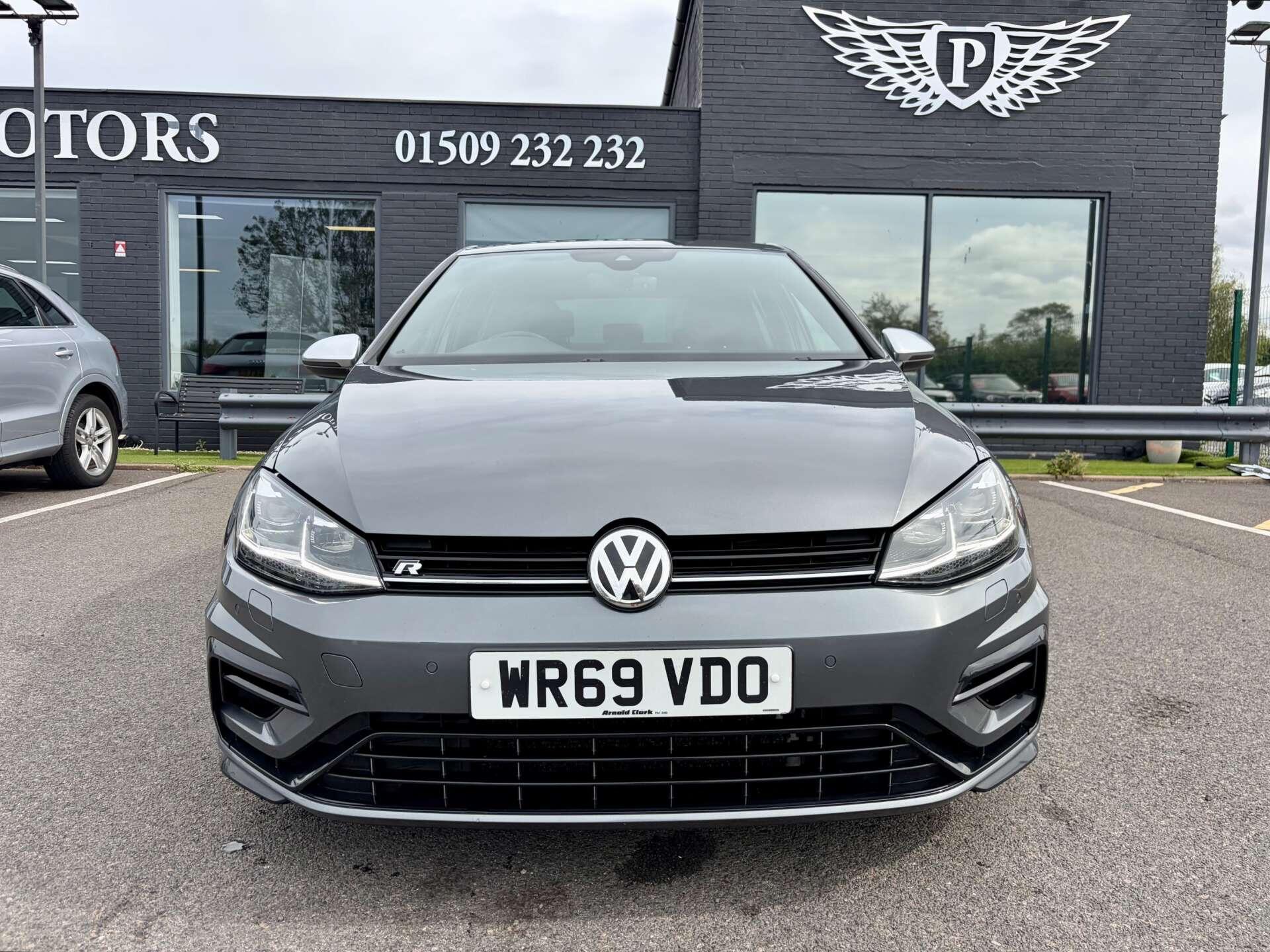 Volkswagen Golf view 3